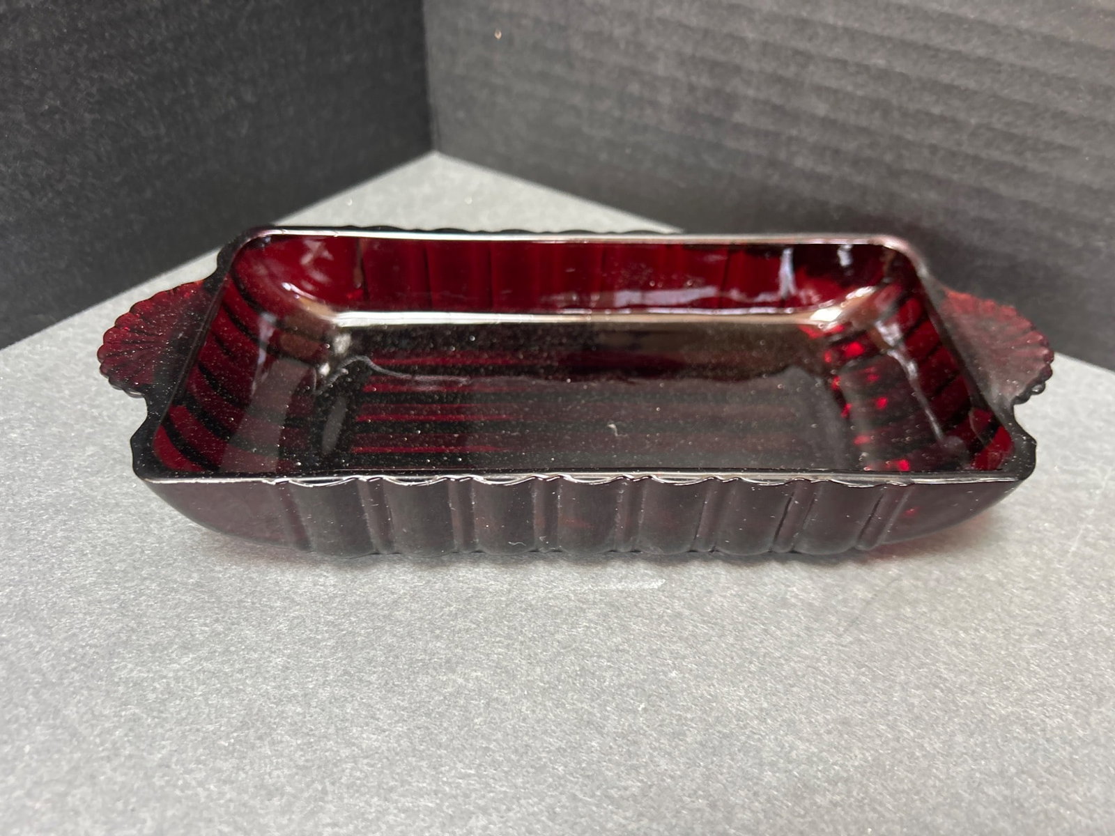 2 Red Glassware Pieces: Square Bowl and Rectangular Dish - 5