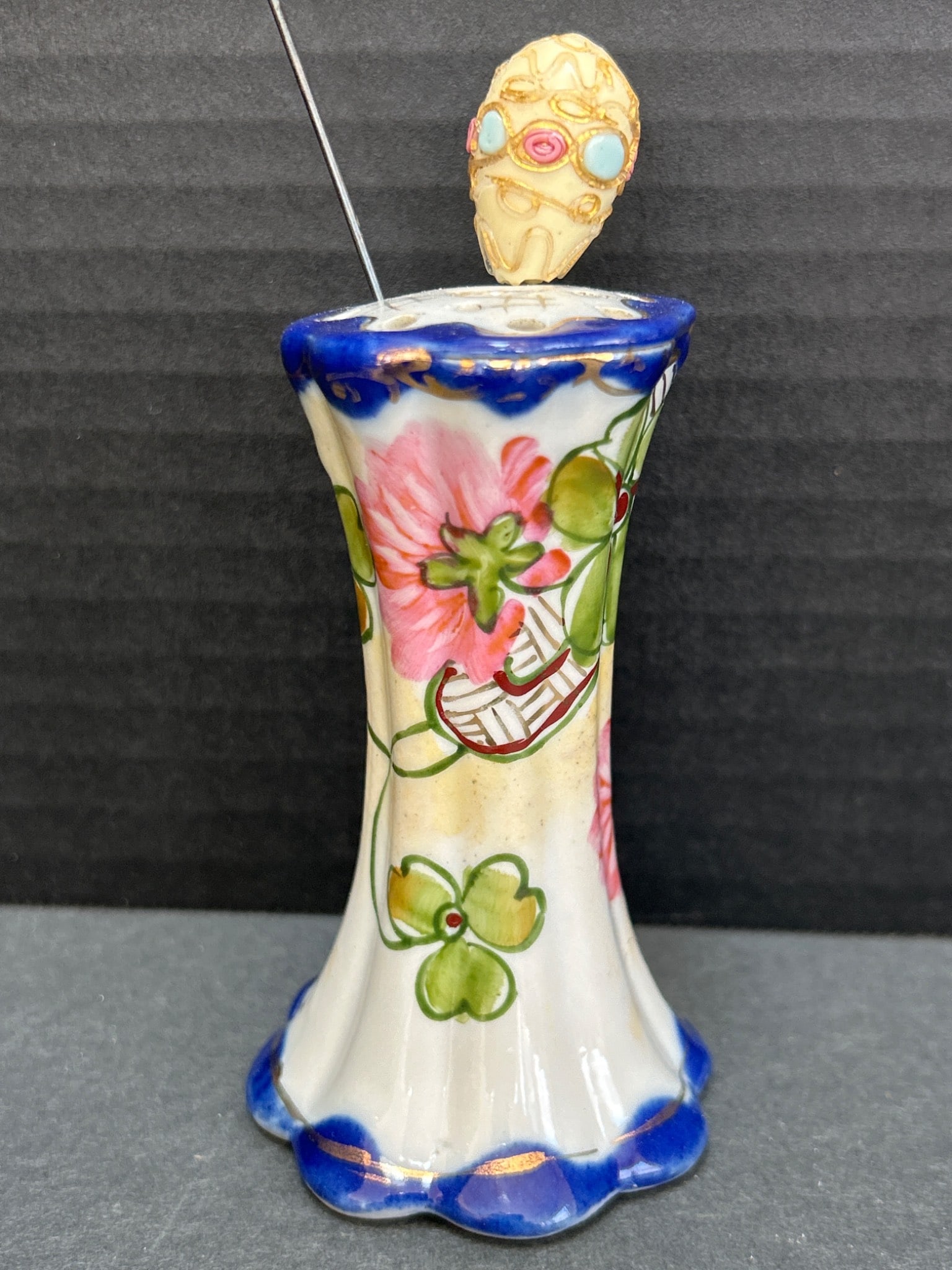 Hand-Painted Ceramic Hatpin Holder with Floral Design and Scalloped Base - 2