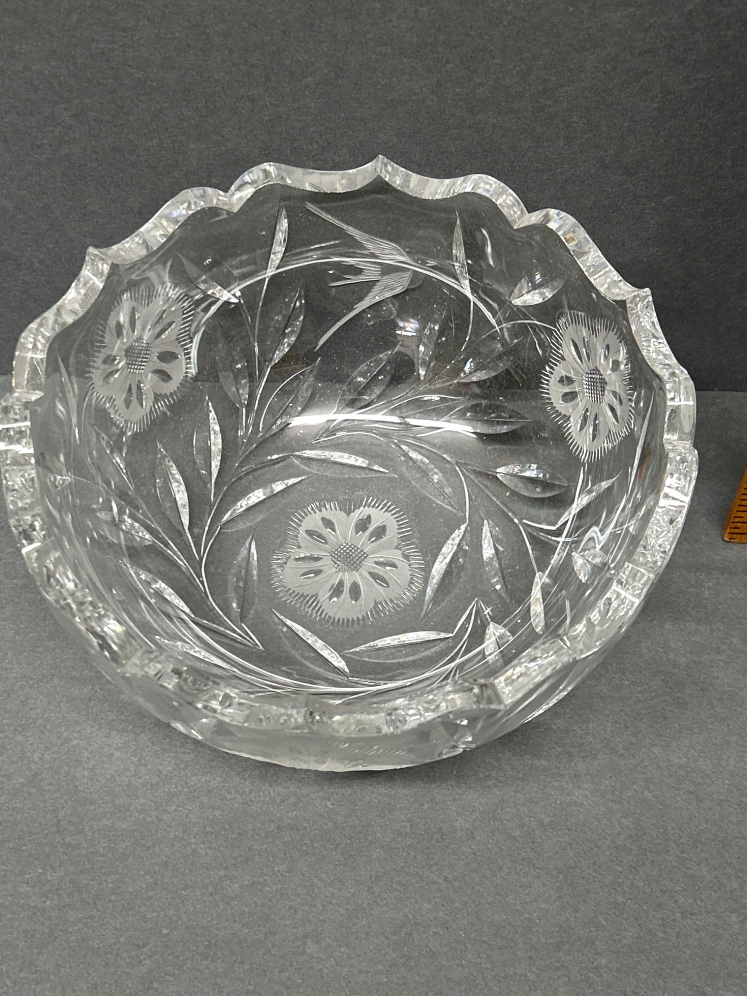 Clear Etched Glass Bowl with Floral and Leaf Motif, 6.5-Inch Diameter - 2