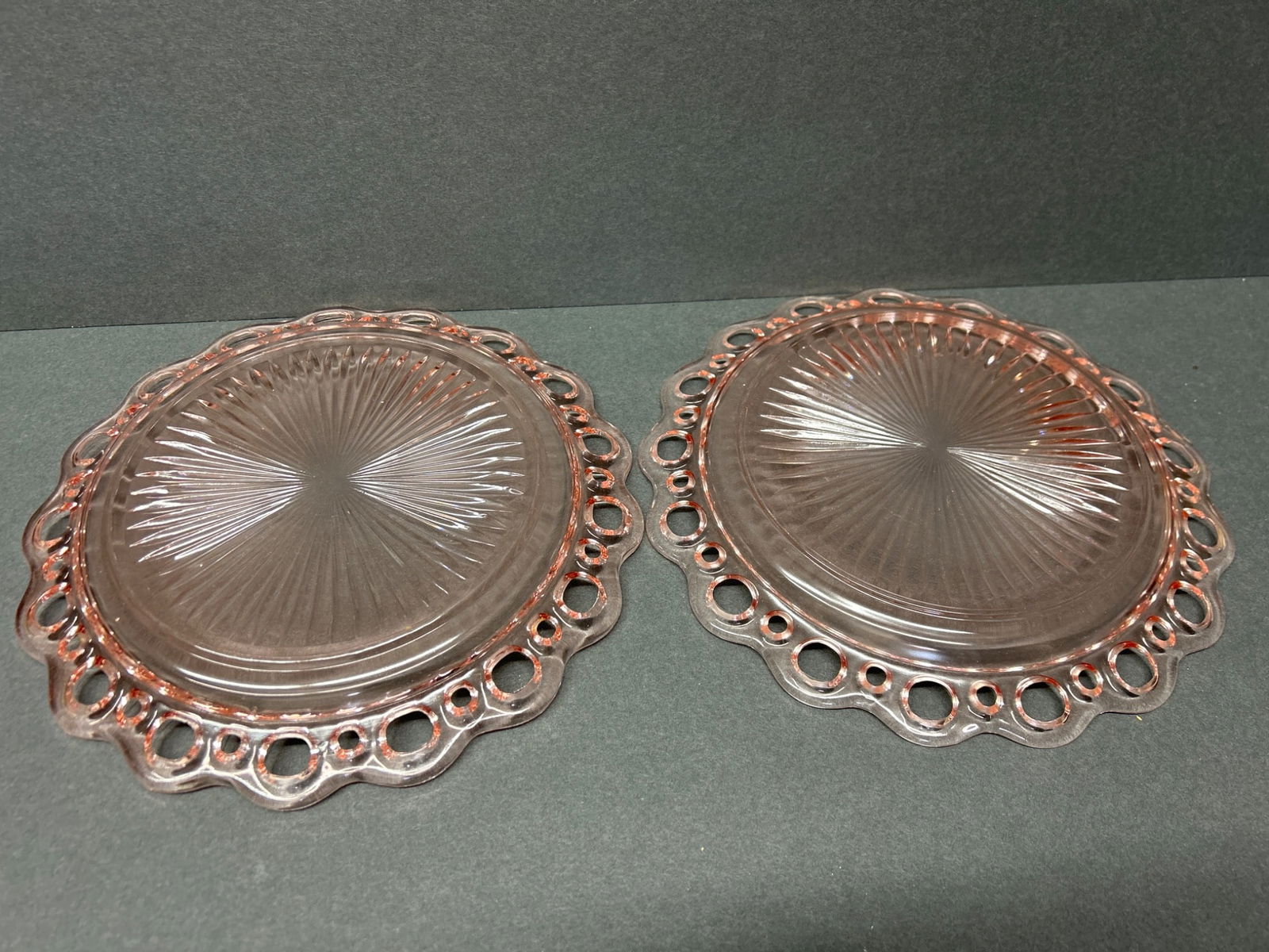 Clear Glass Plates With Scalloped and Open Loop Edge, 7.5 Inches - 5