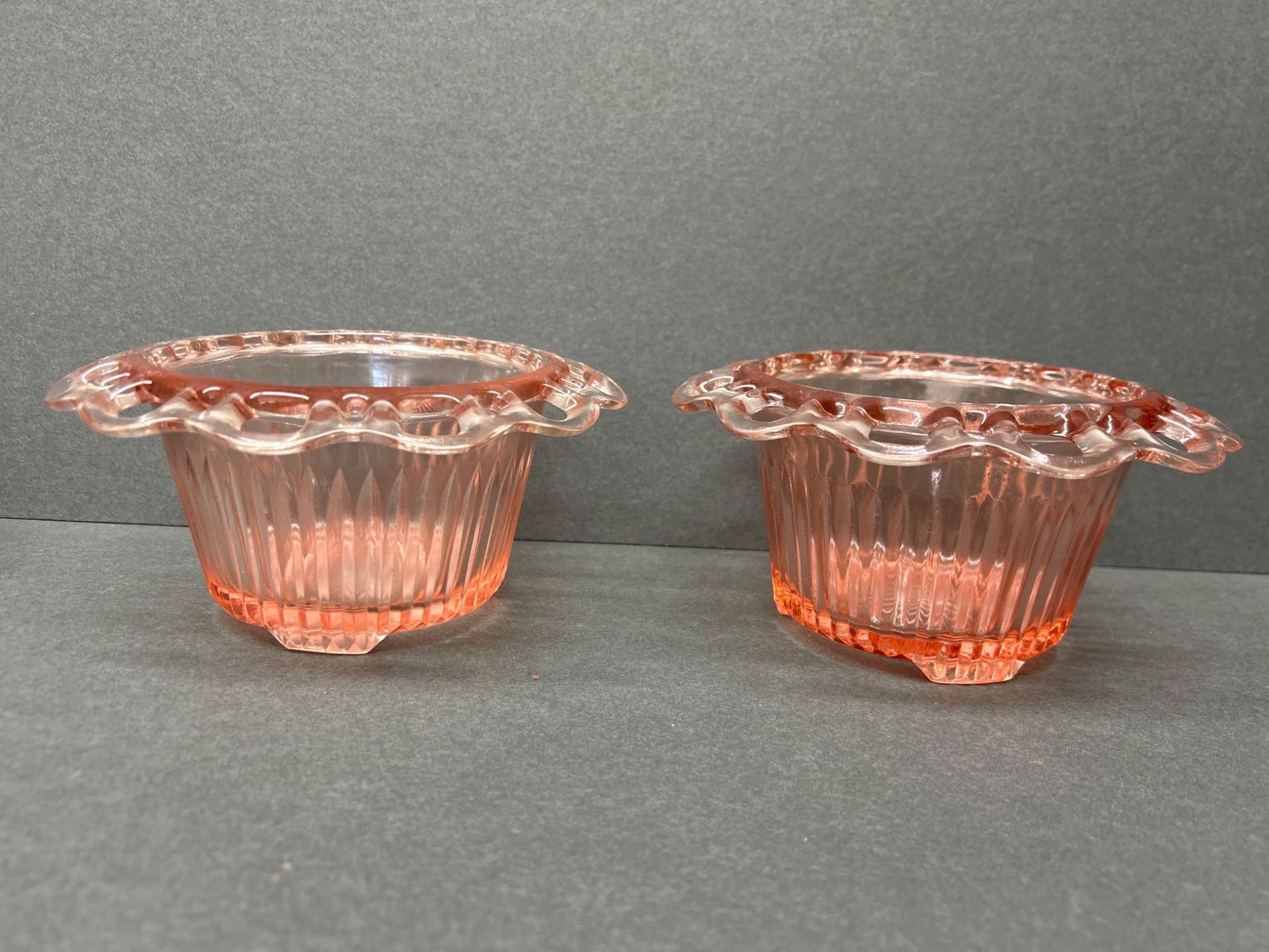 Pink Glass Bowls with Ribbed Body and Scalloped Rim - 3