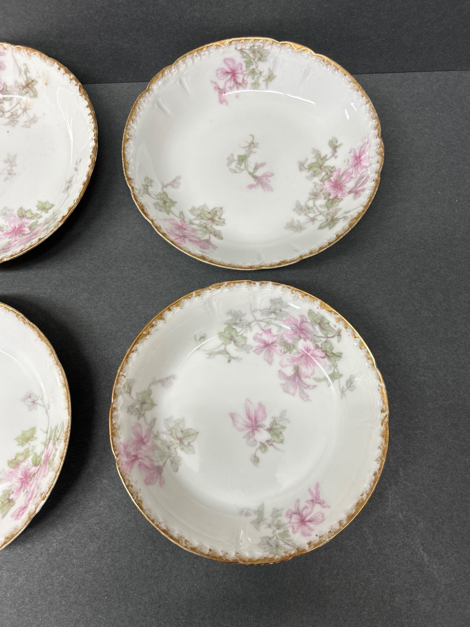 4 Goa France Porcelain Bowls with Floral Design and Gilded Trim - 2