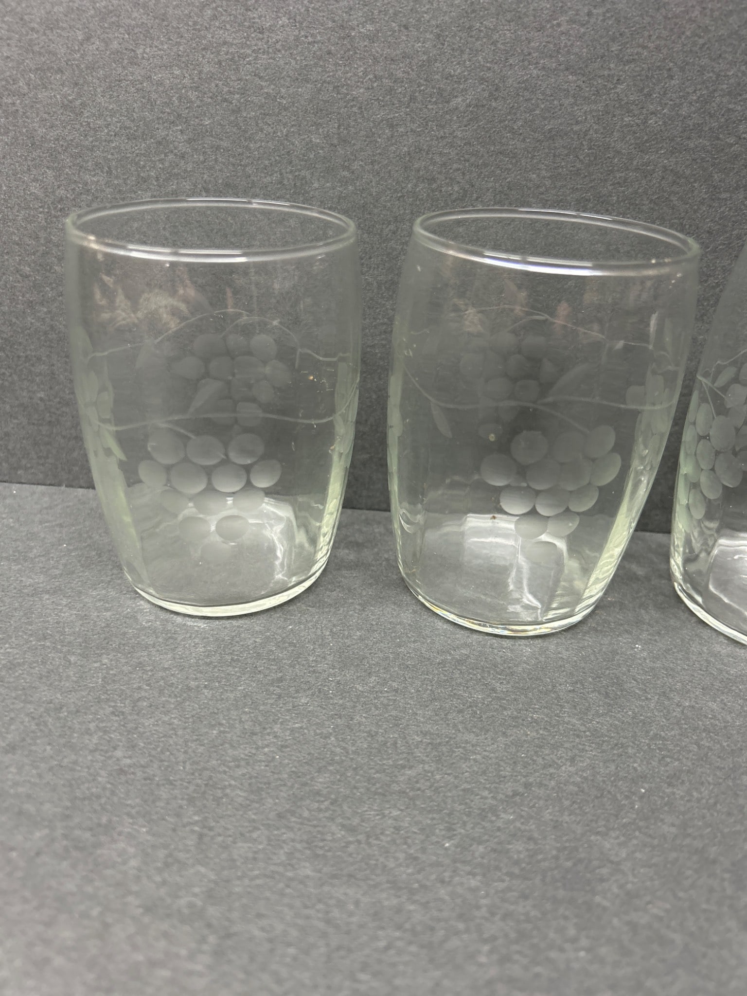 5 Etched Glass Tumblers With Grape Design - 2