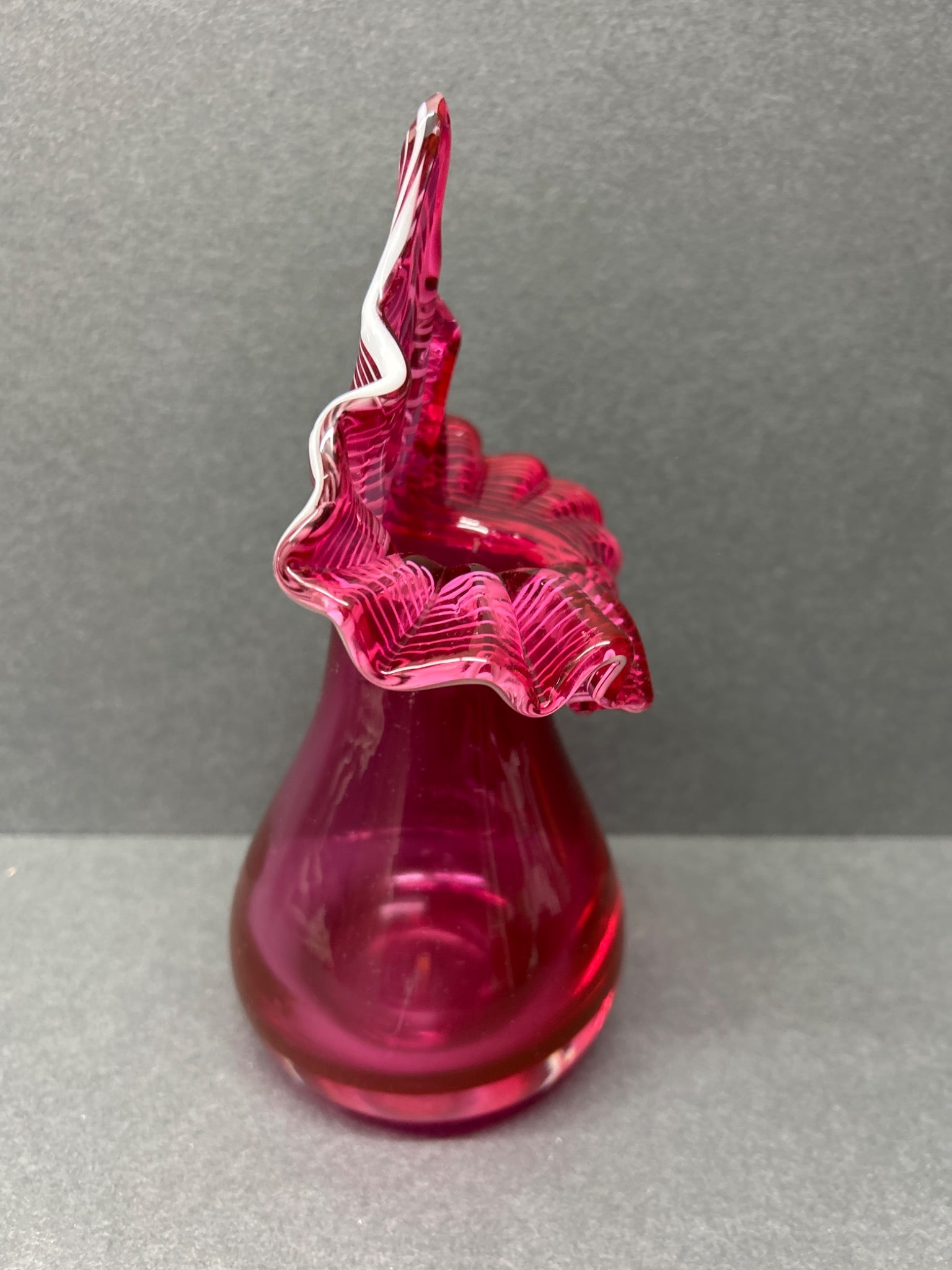 Handblown Art Glass Vase With Flaring Ruffled Top in Deep Pink - 3