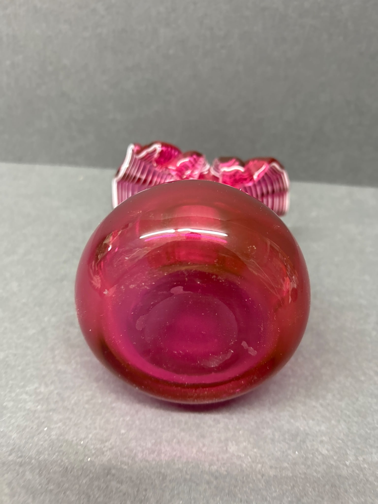 Handblown Art Glass Vase With Flaring Ruffled Top in Deep Pink - 7