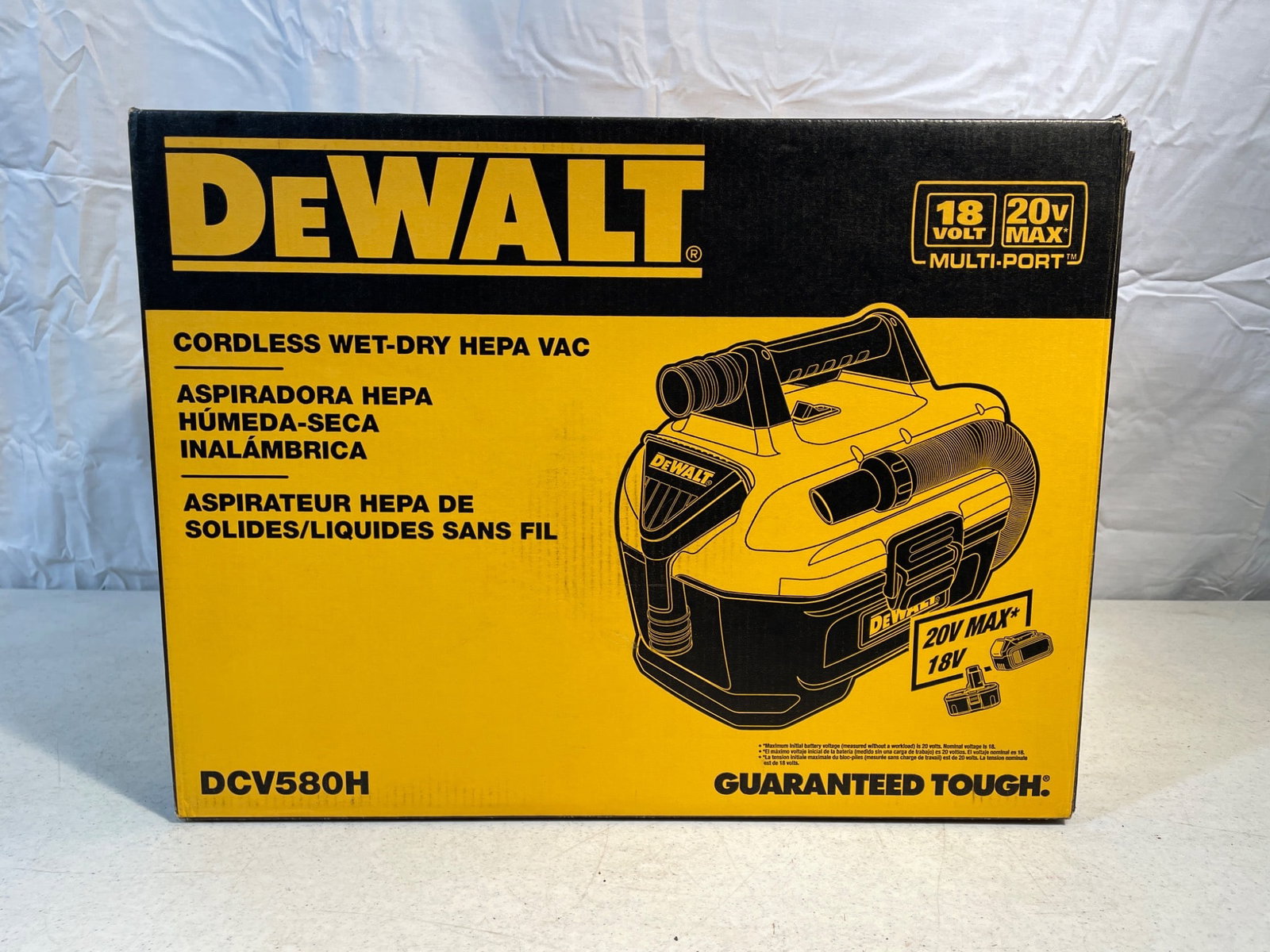 DeWalt DCV580H Cordless Wet-Dry HEPA Vac With Batteries and Charger (1 of 3)