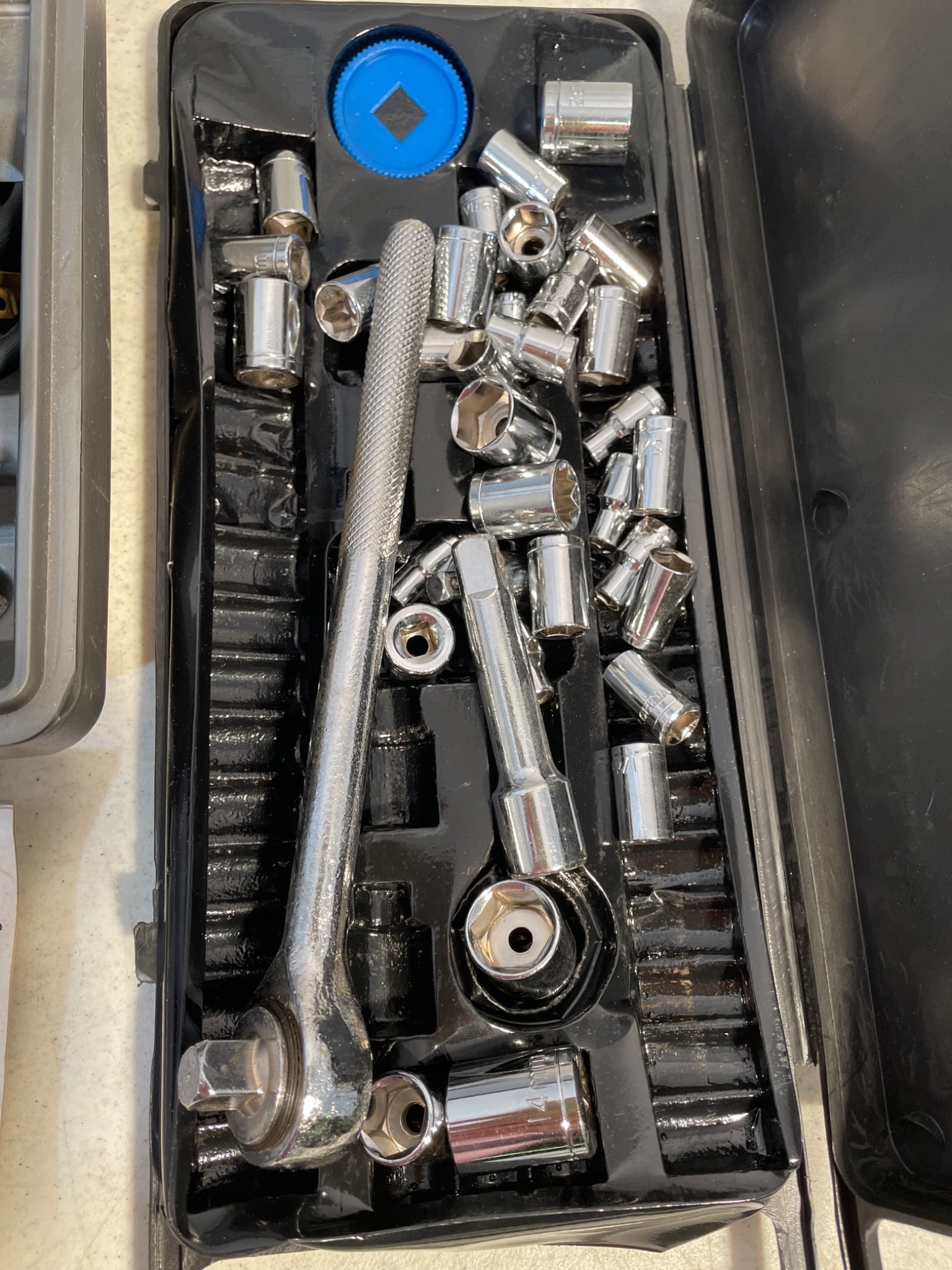 Dremel Moto-Tool Power Tool with Accessories and Socket Wrench Set - 2