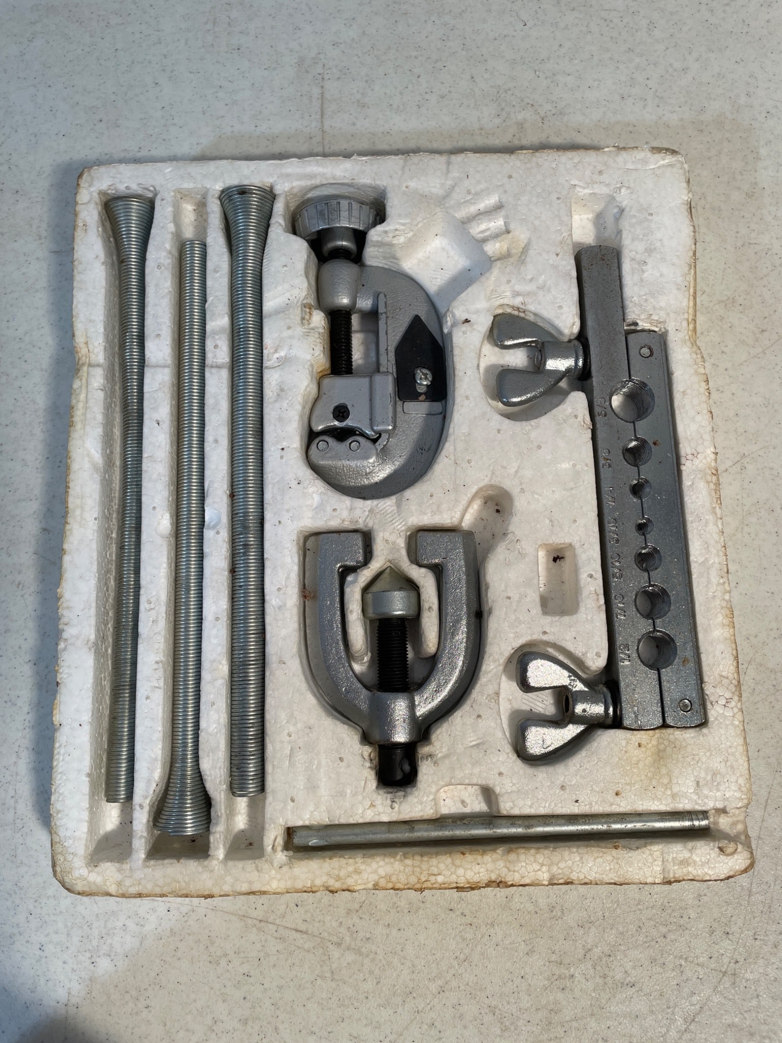 Pipe Flaring Tool Kit with Multiple Components (1 of 1)