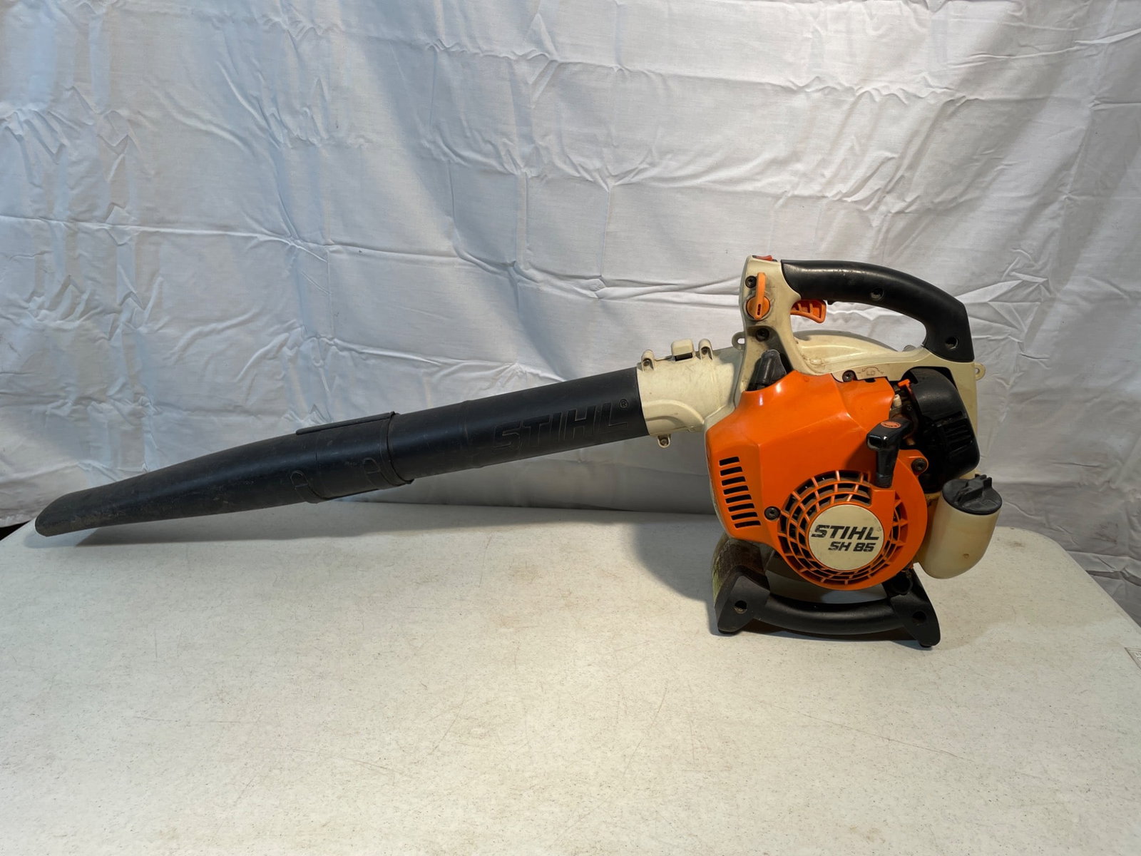 STIHL Handheld Leaf Blower with Compression and No Gas Test Capability - 2
