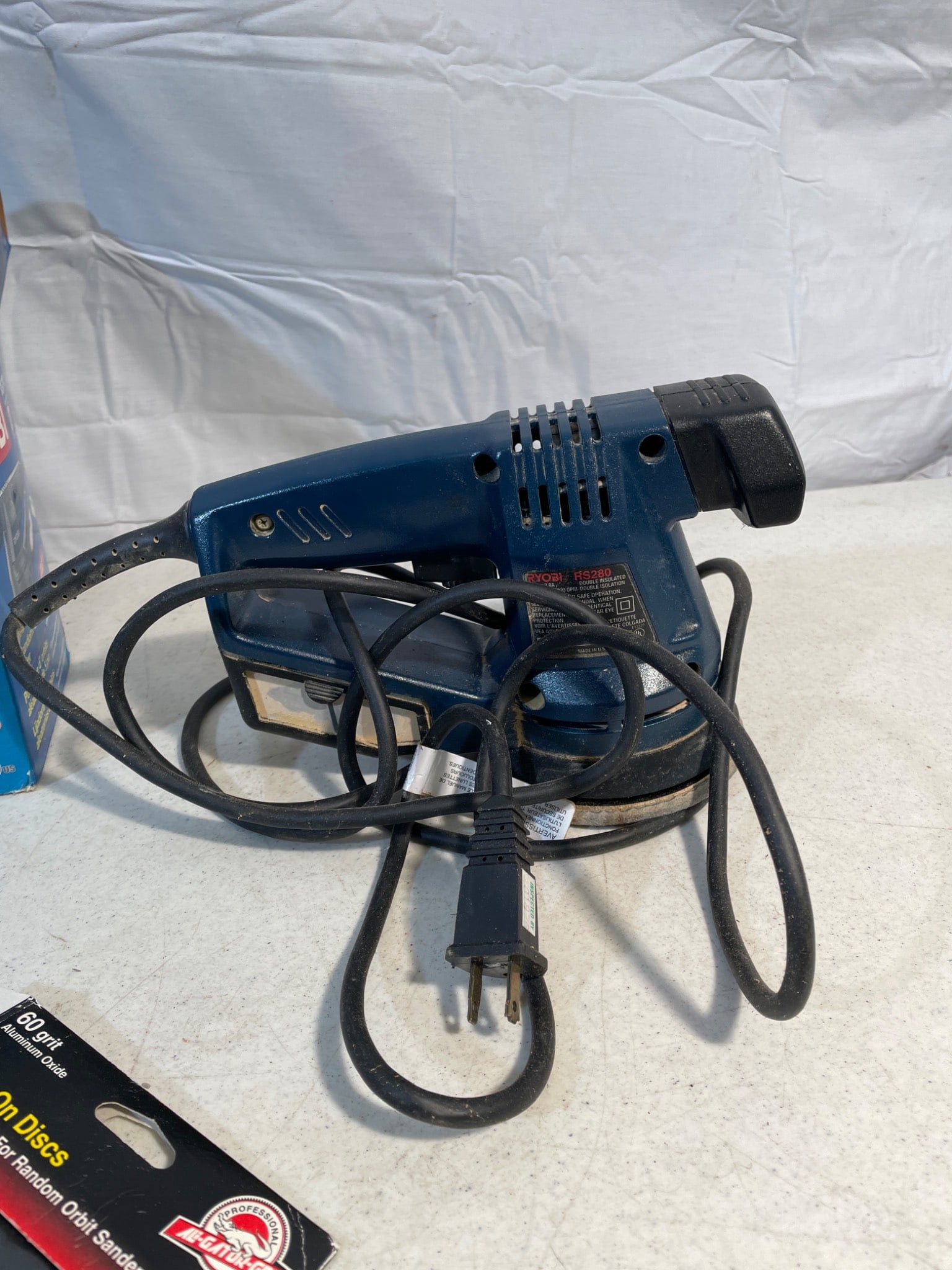 Ryobi RS280 Random Orbit Sander With Accessories - 2