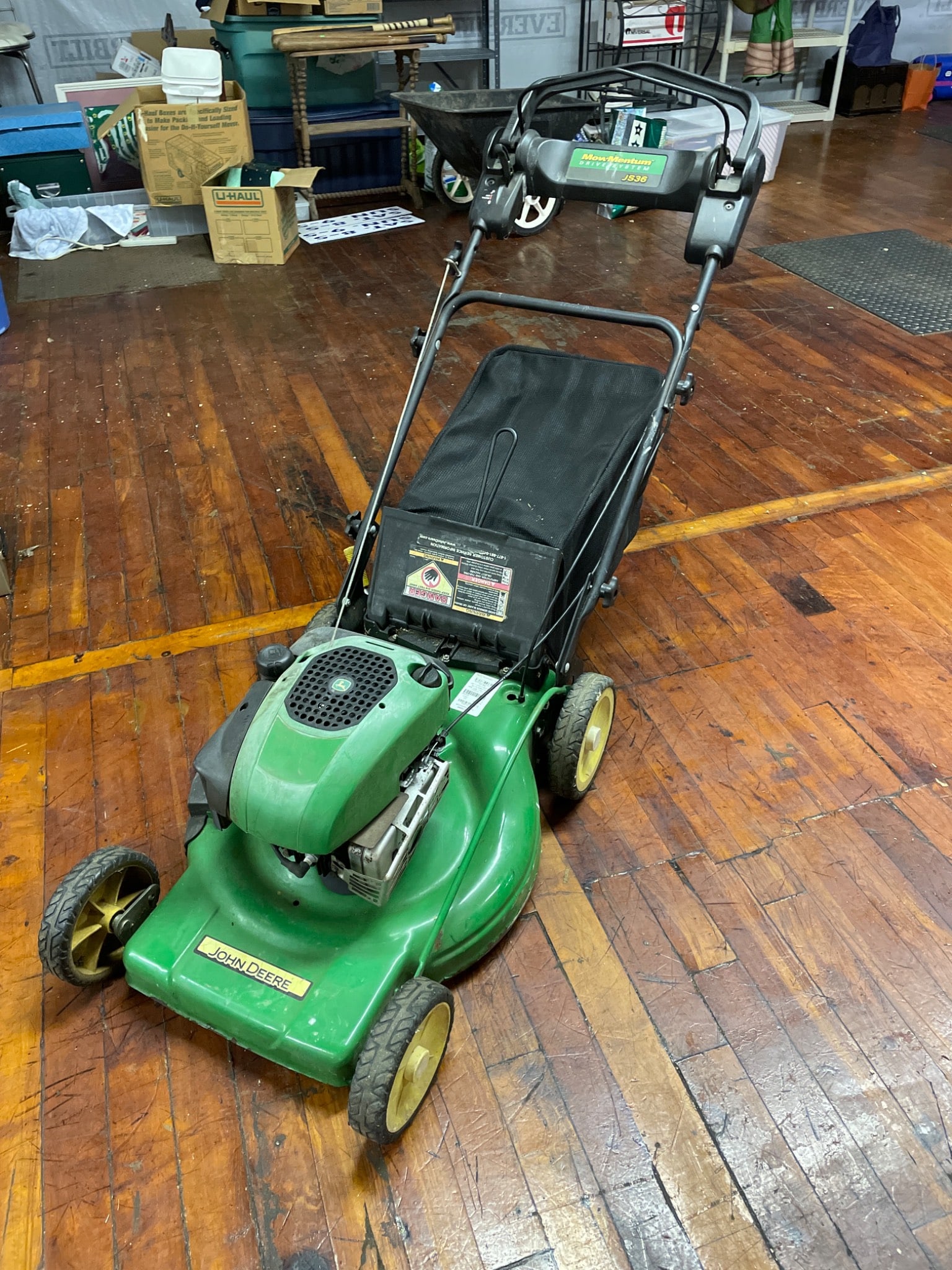 John Deere JS36 Walk-Behind Lawn Mower With MowMentum Drive System (1 of 3)