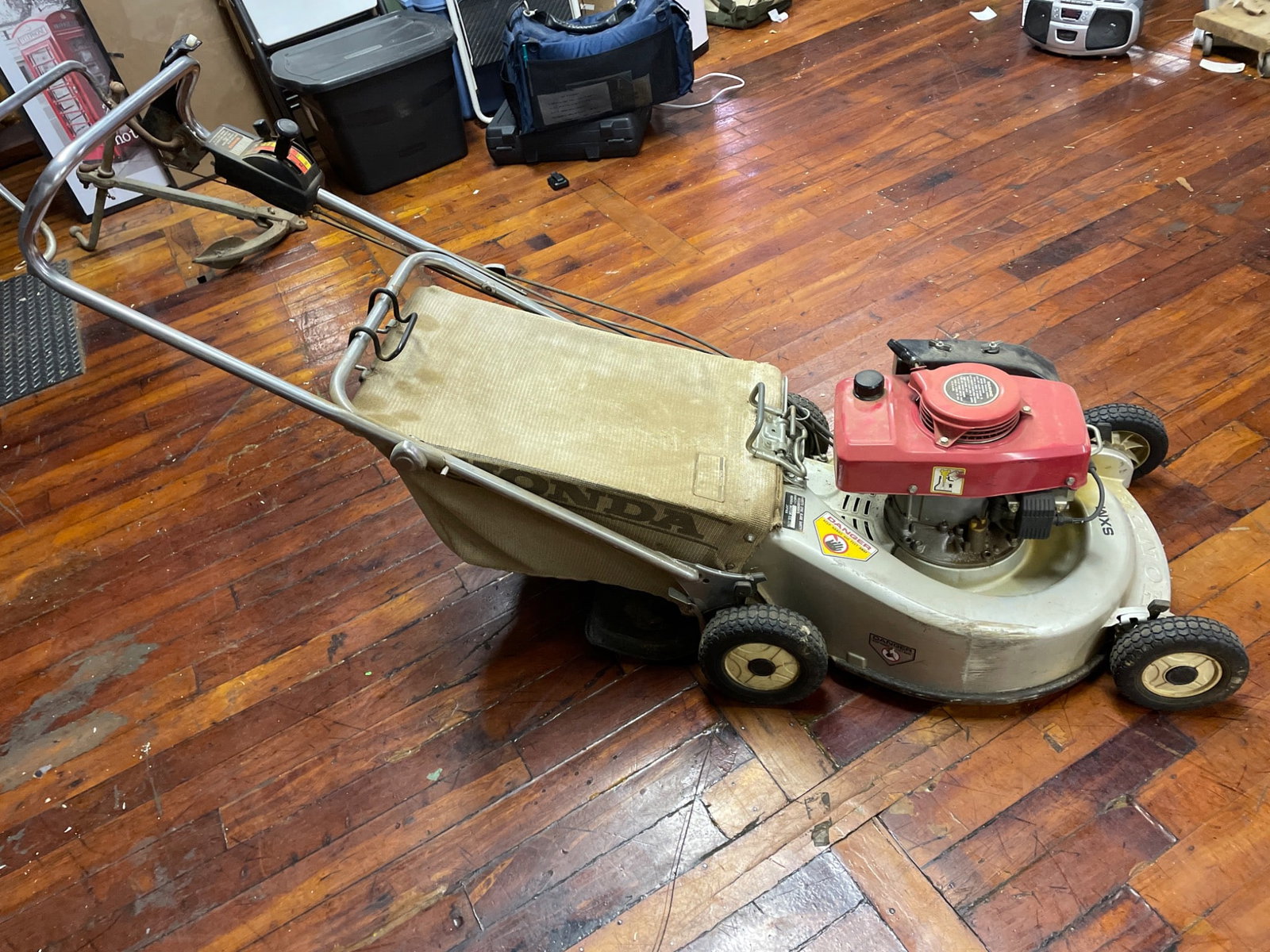 Honda SXM Gas-Powered Self-Propelled Lawn Mower With Collection Bag - 3