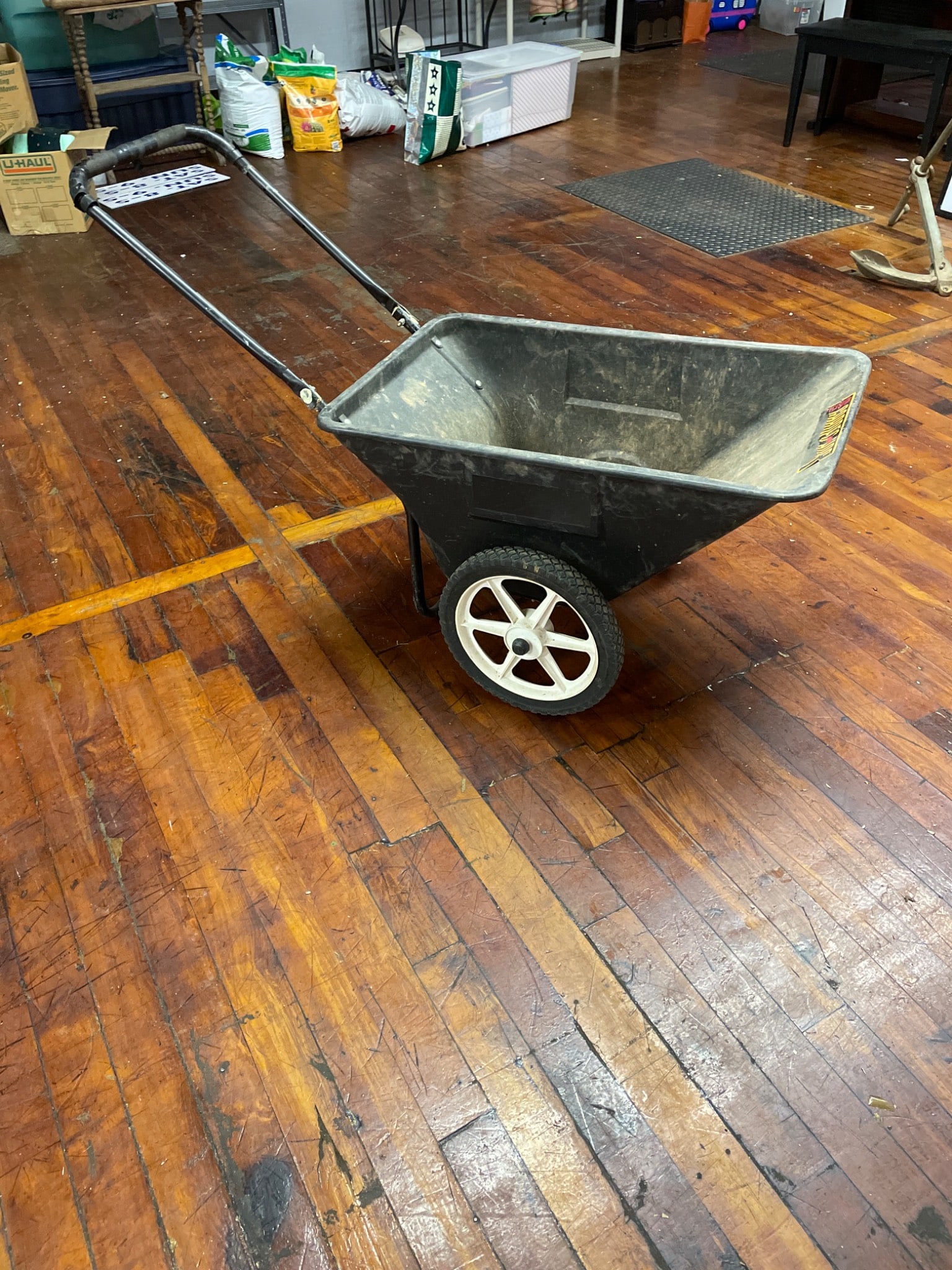 Farm & Lawn Heavy-Duty Push Spreader with Repairable Handle - 2