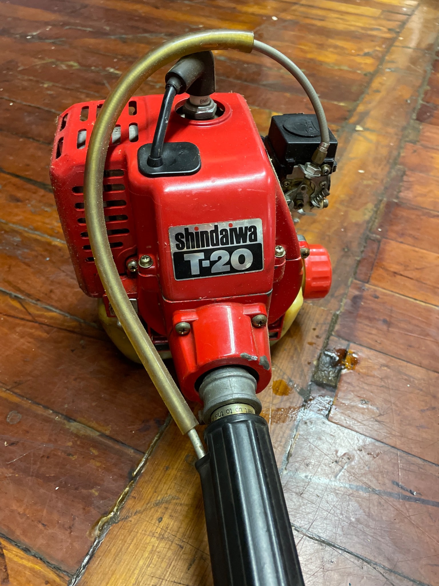 Shindaiwa T20 Gas-Powered String Trimmer With Accessories - 2