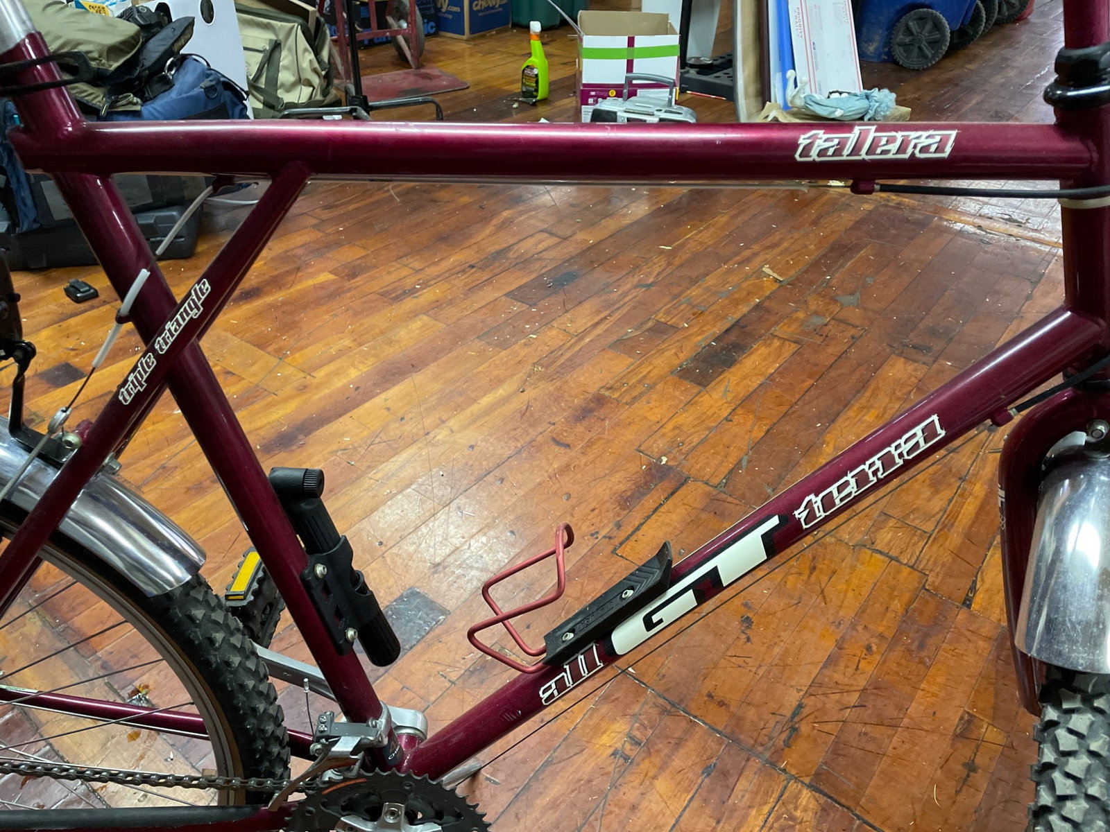 GT Talera Bicycle With 21-Speed Drivetrain and Adjustable Gearing - 3