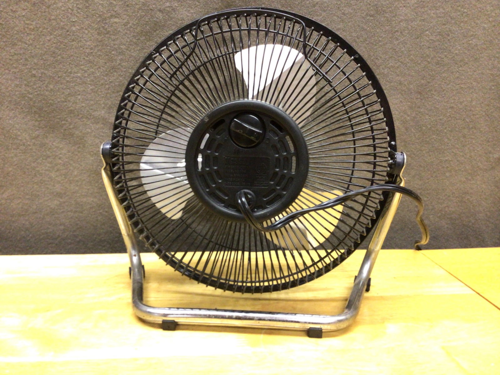 Massey 12-Inch Table Fan With Metal Grille and Adjustable Stand - 2
