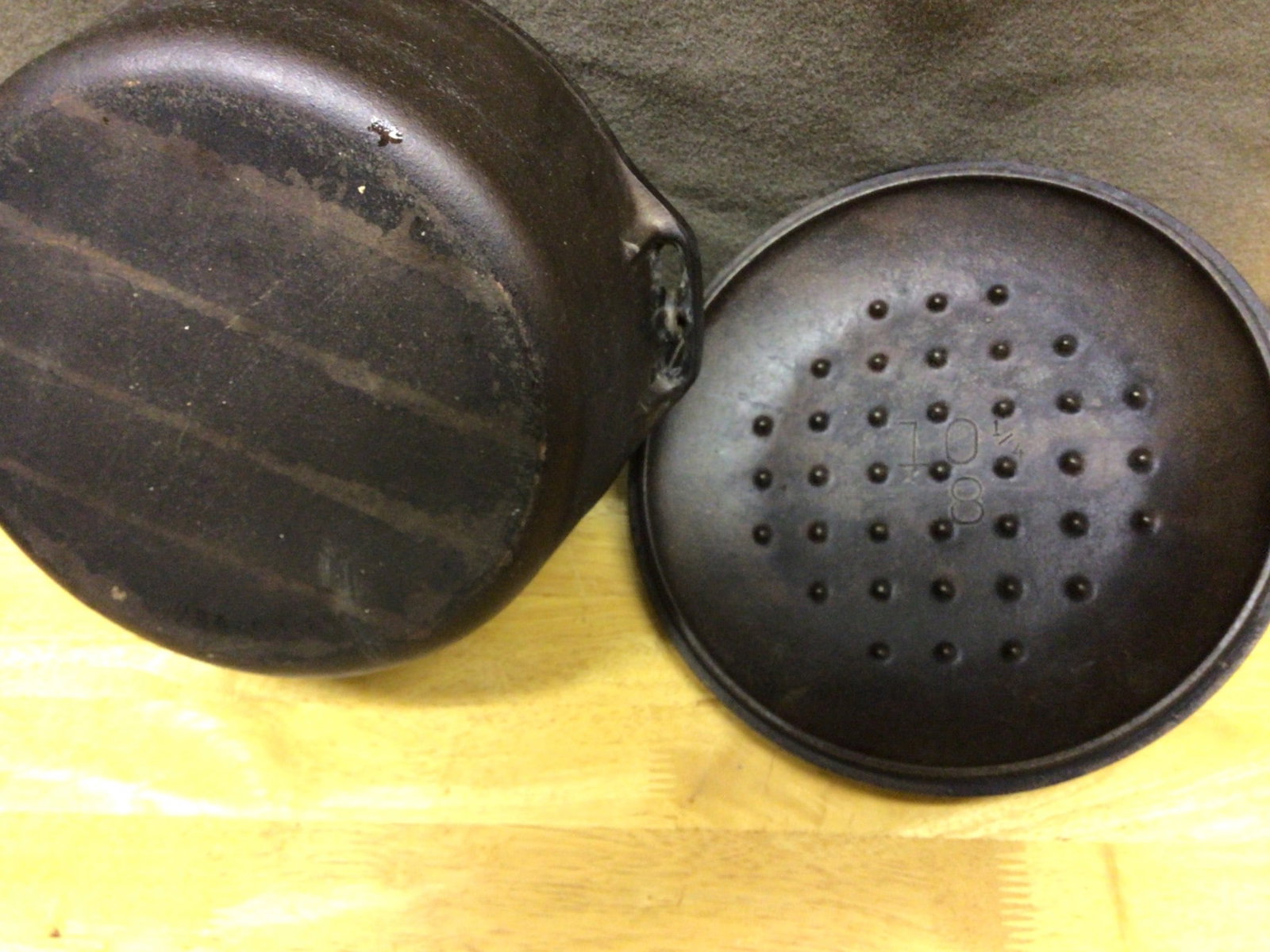 Cast Iron Dutch Oven with Lid and Bail Handle - 3