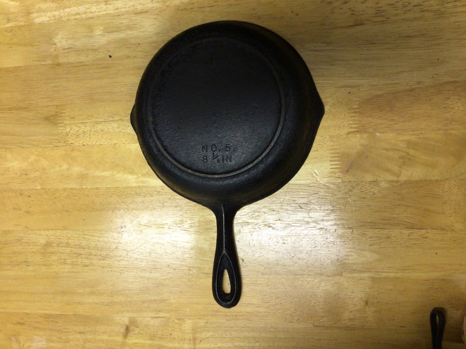 Cast Iron Skillet No. 8, 10.5 Inch Diameter with Heat Ring - 2