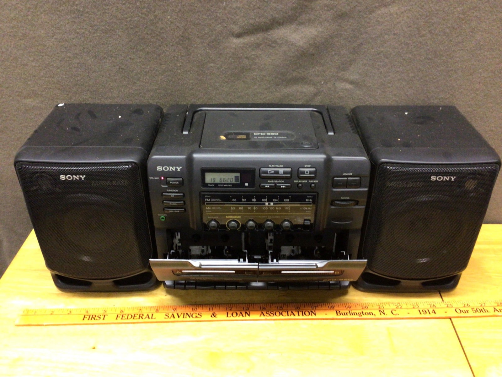Sony CFD-S22 CD Radio Cassette-Corder Boombox With Detachable Speakers - 4