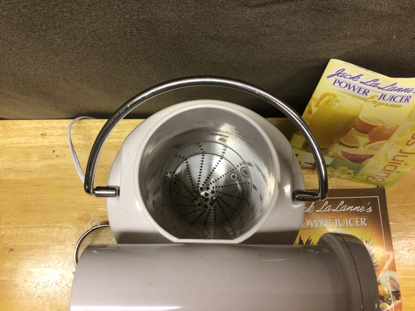 Jack LaLanne's Power Juicer Express with Accessories and Manuals - 3
