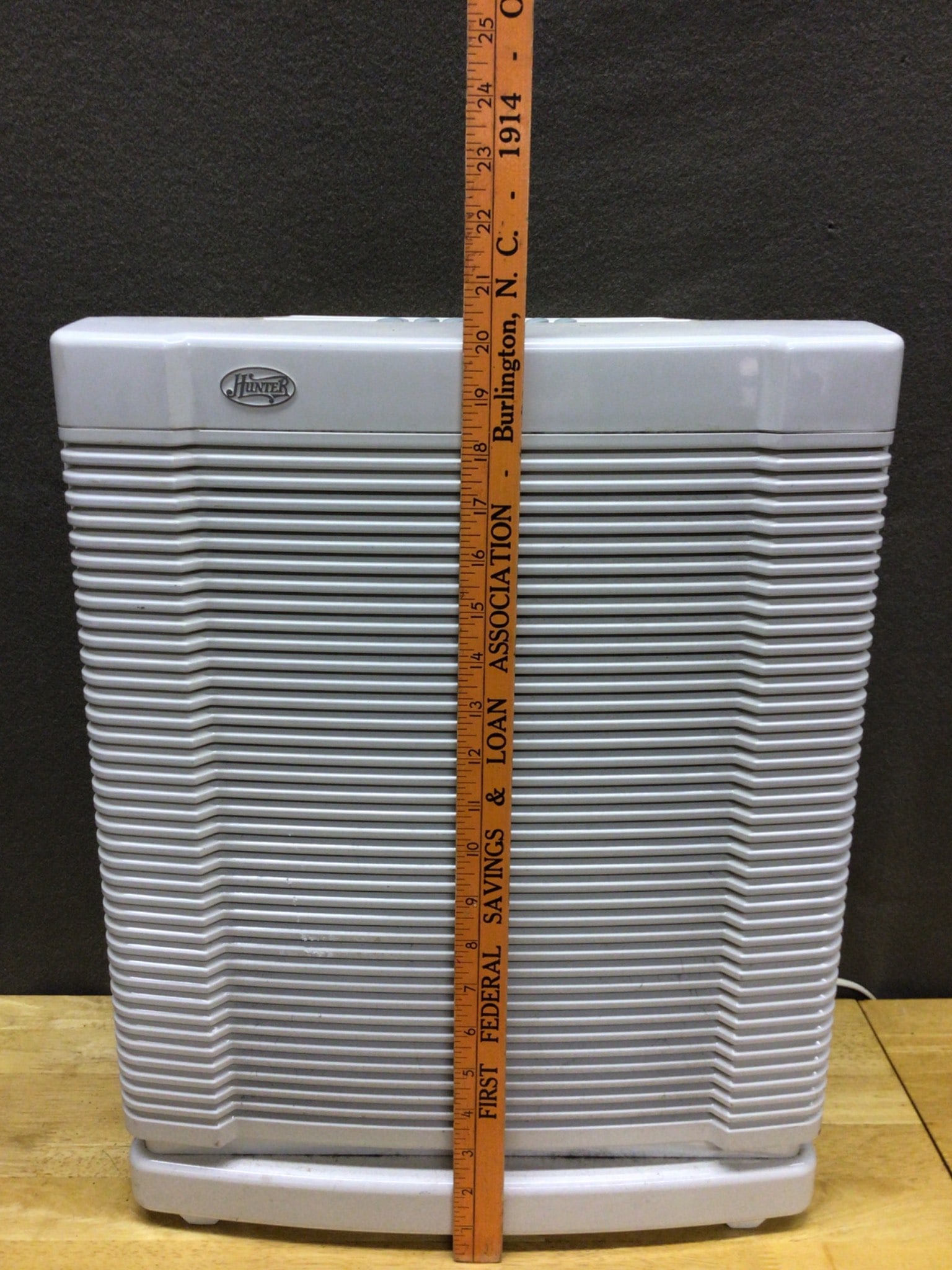 Hunter QuietFlo Air Purifier Model 30090 with Control Panel - 3