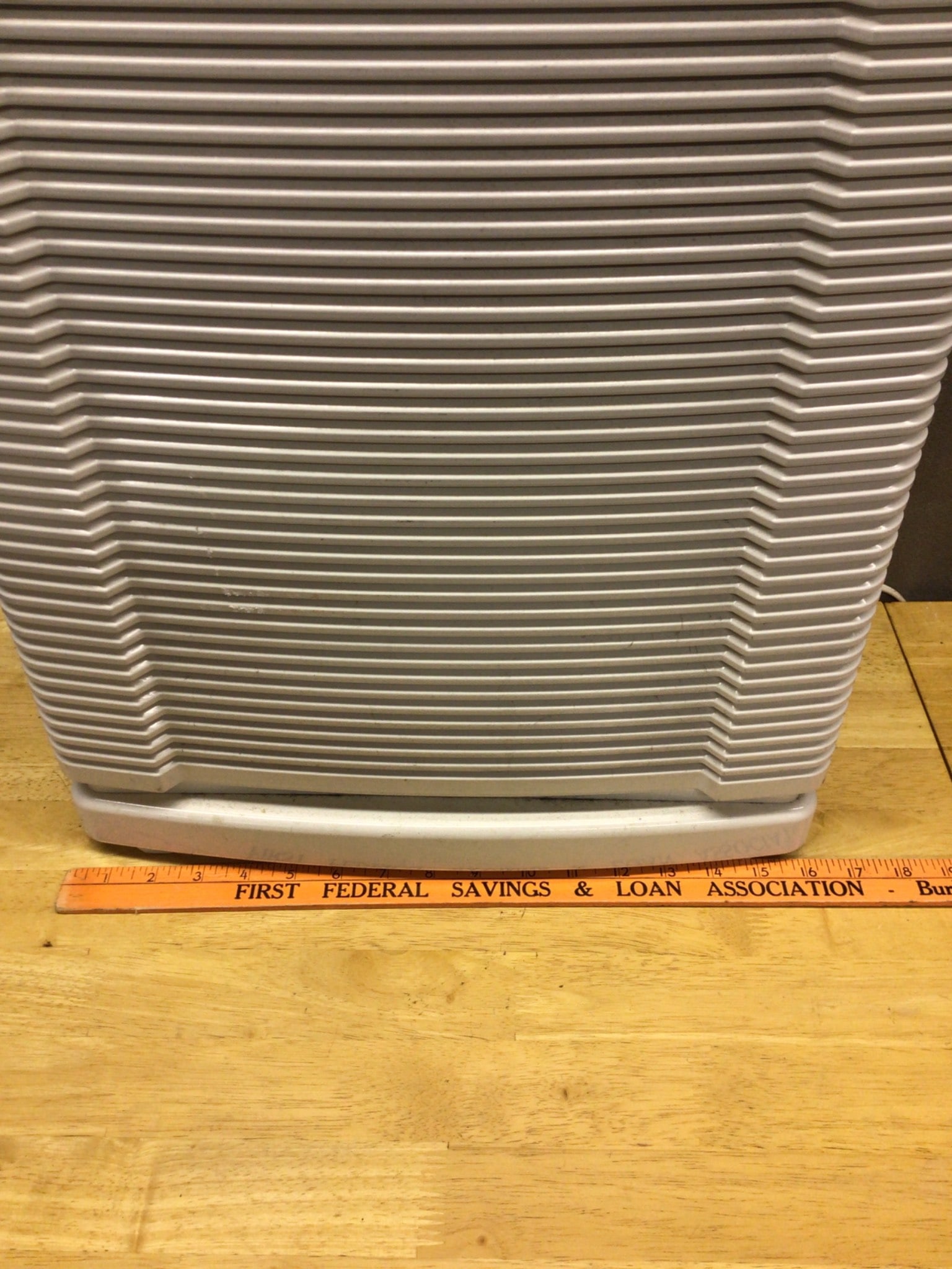 Hunter QuietFlo Air Purifier Model 30090 with Control Panel - 4