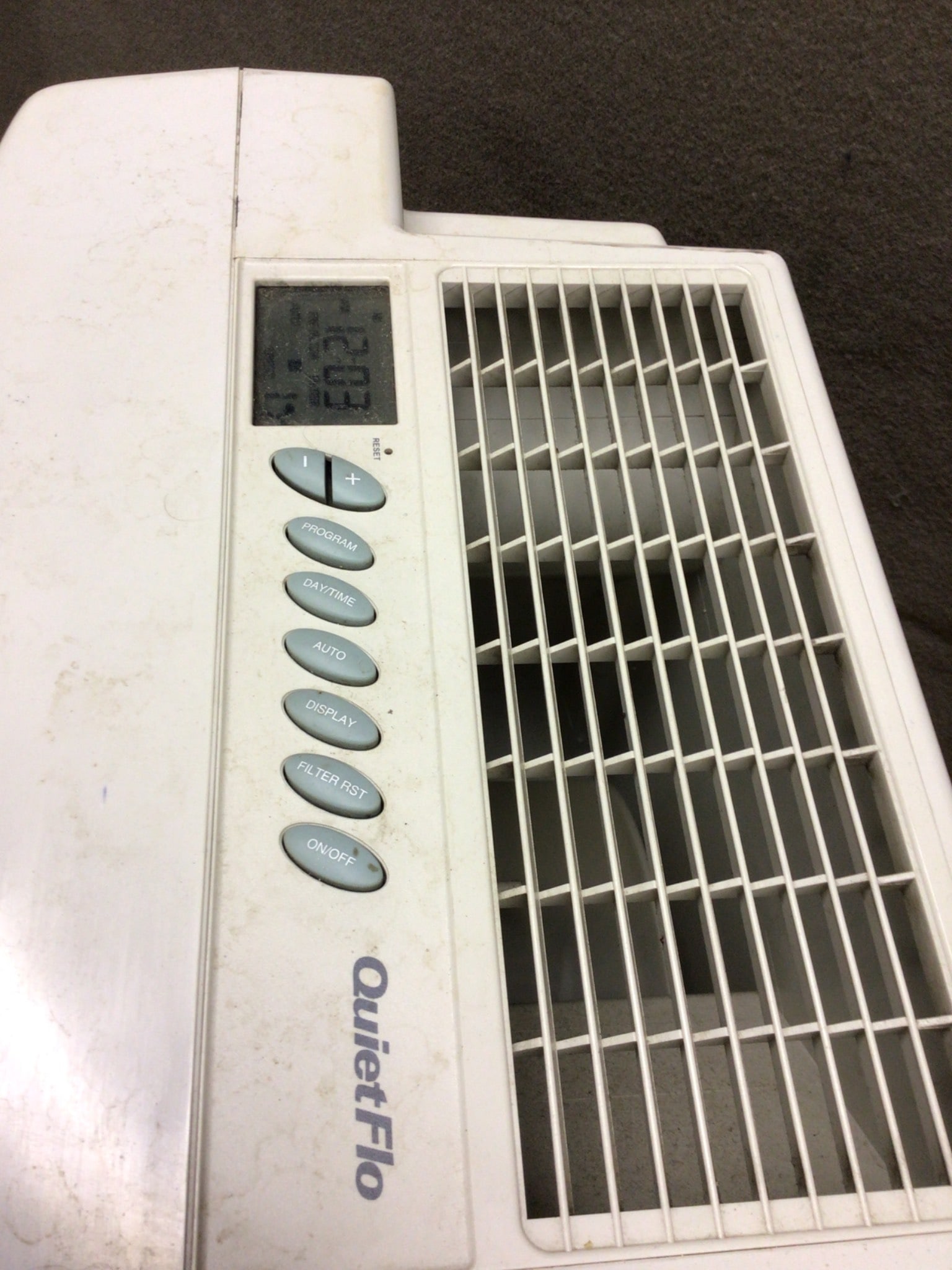 Hunter QuietFlo Air Purifier Model 30090 with Control Panel - 6