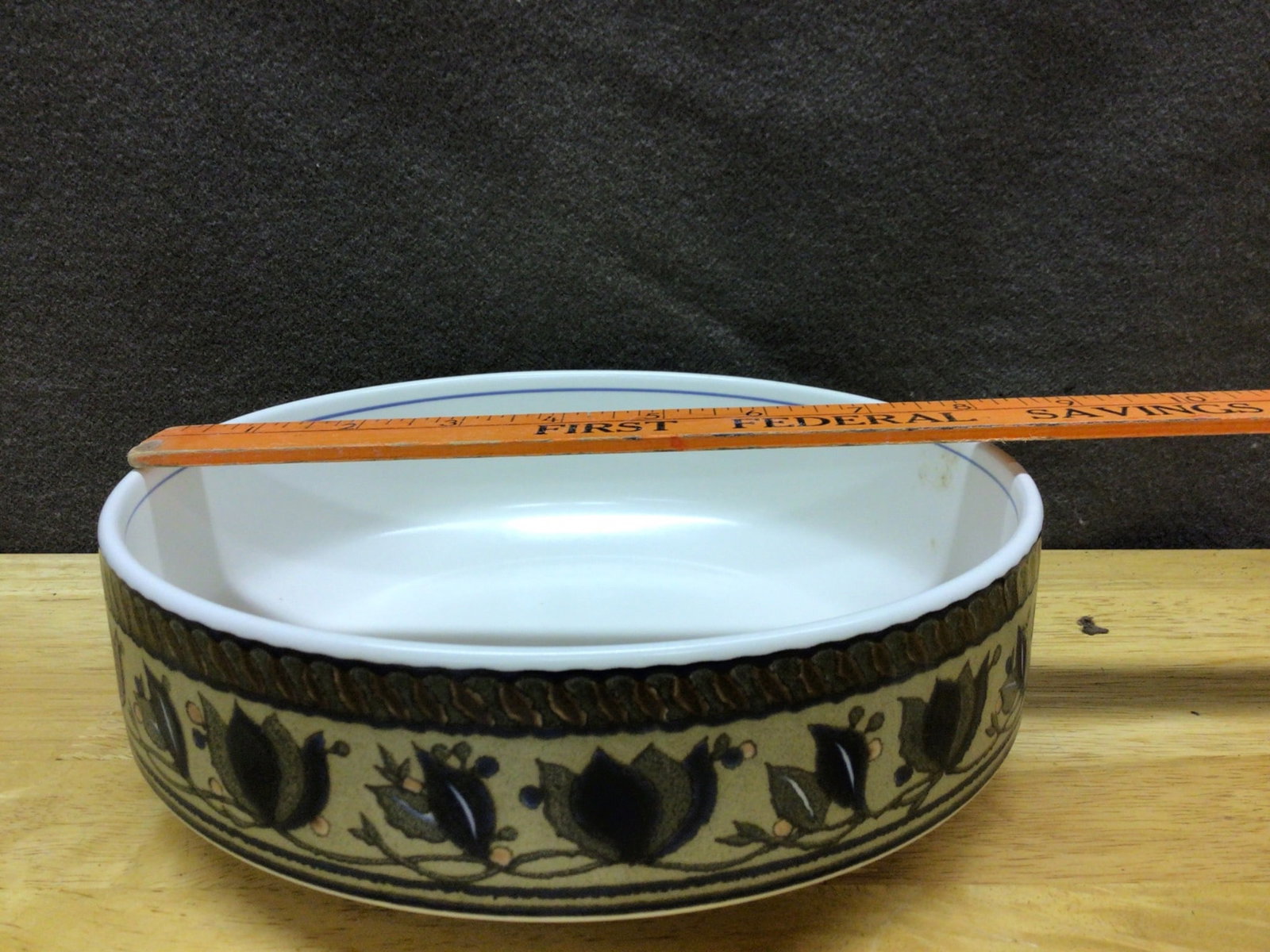 Mikasa Intaglio Vegetable Bowl, Model CAC01/750, Arabella Pattern: This is a Mikasa Intaglio vegetable bowl in the Arabella pattern, model CAC01/750. The bowl is approximately 9.5 inches in diameter and carries an approximate capacity of 1 quart. It is oven,