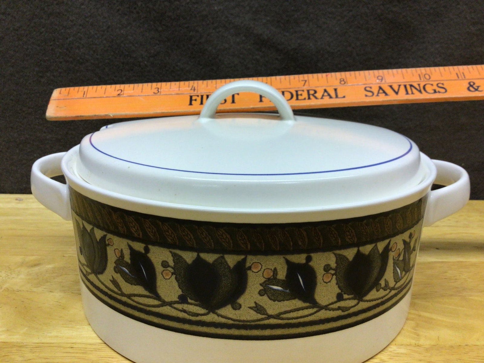 Mikasa Intaglio Arabella Covered Casserole Dish with Original Box - 2
