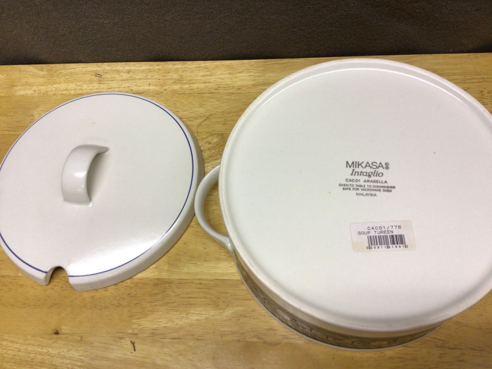 Mikasa Intaglio Arabella Covered Casserole Dish with Original Box - 3