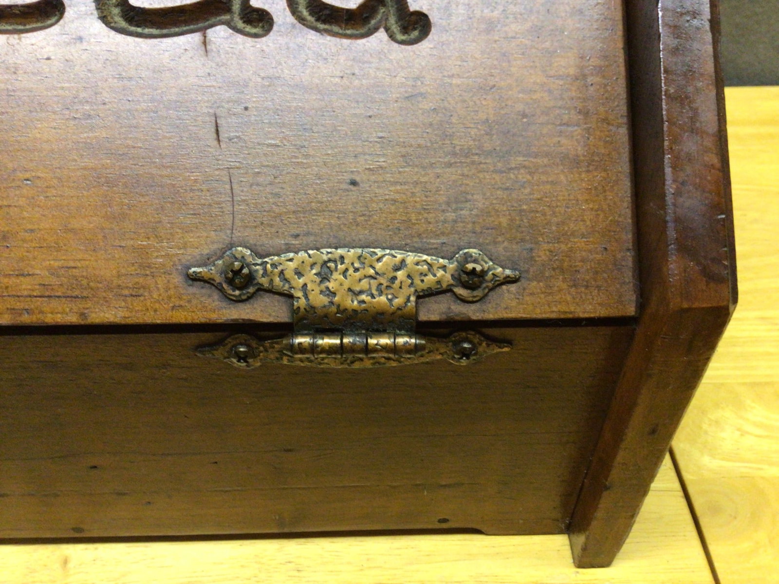 Wooden Bread Box With Hinged Lid and Carved 'Bread' Label - 4