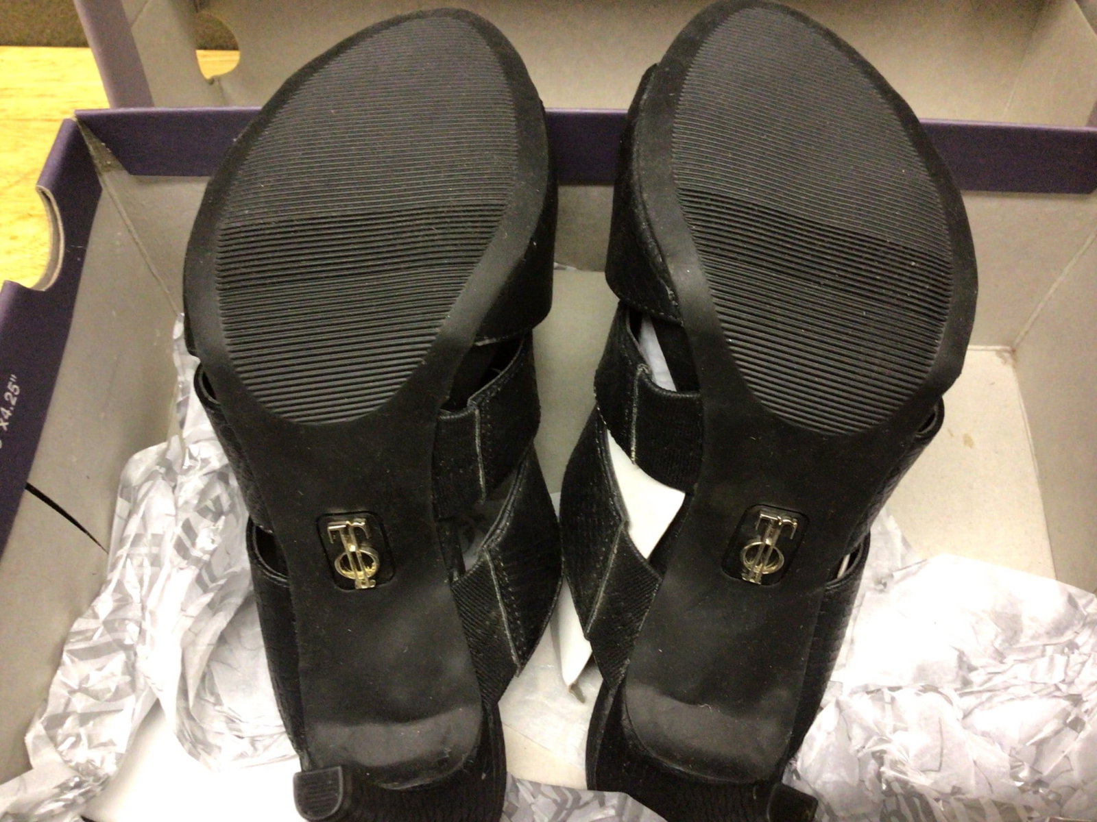 Jennifer Lopez Women's Black Sandals with Gold Accents, Size 7 Medium - 2
