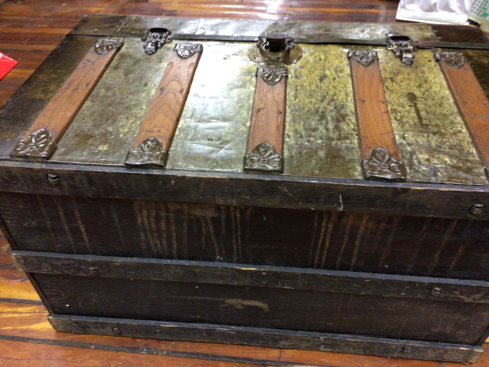 Wooden and Metal Steamer Trunk with Domed Lid and Decorative Hardware - 5