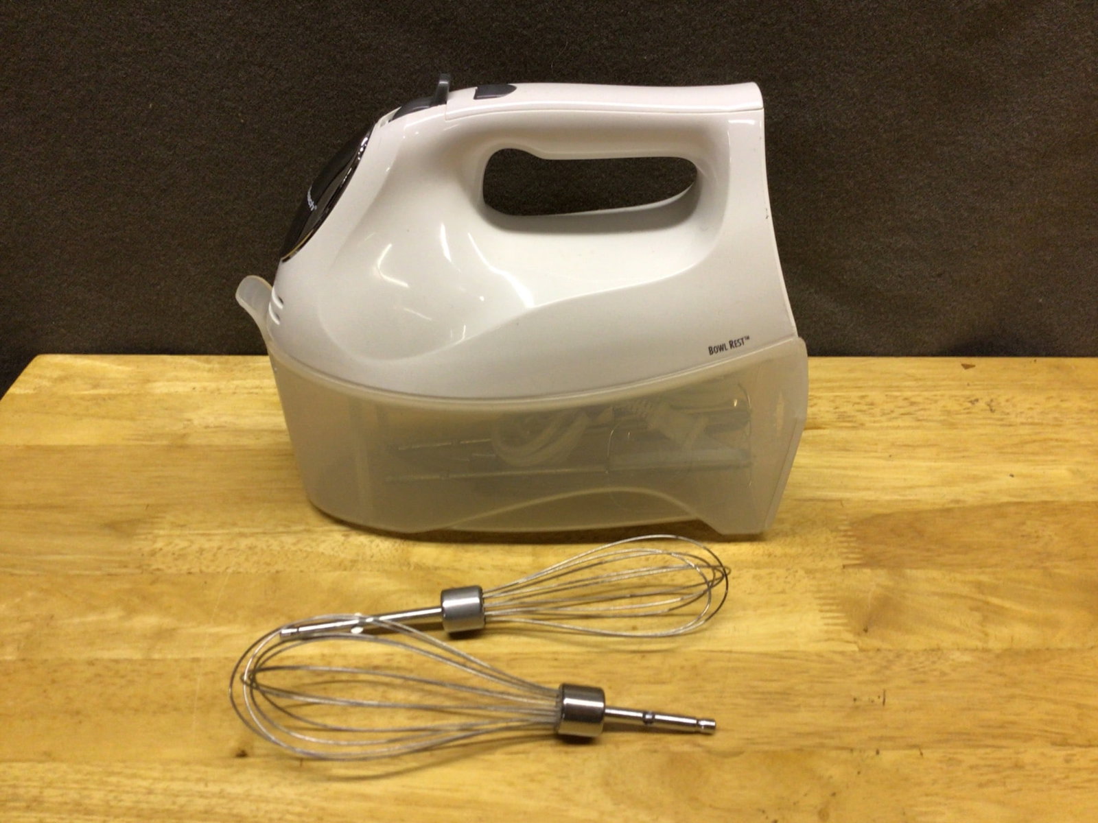 Hamilton Beach Hand Mixer With Storage Case and Attachments (1 of 4)