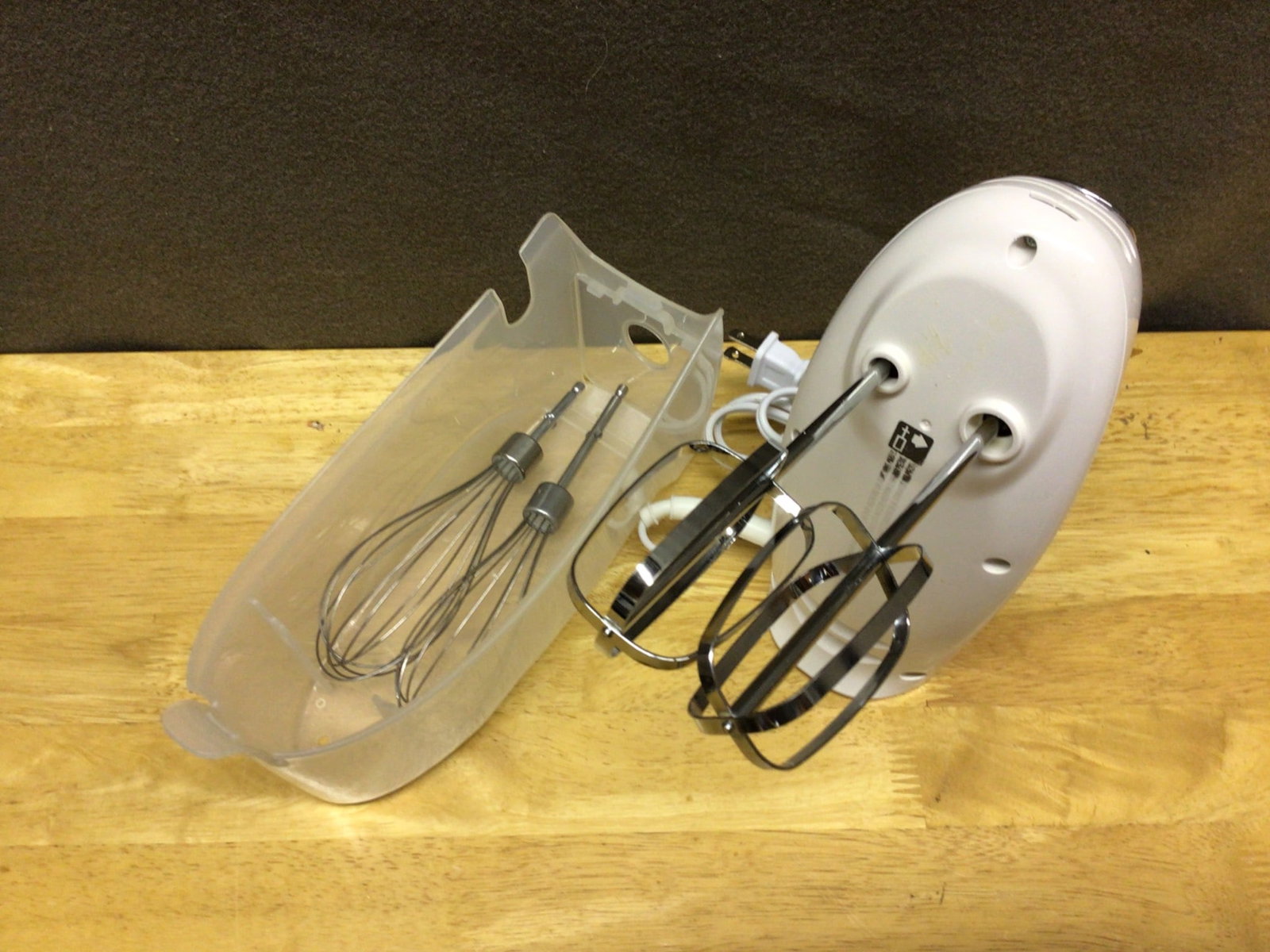 Hamilton Beach Hand Mixer With Storage Case and Attachments - 3