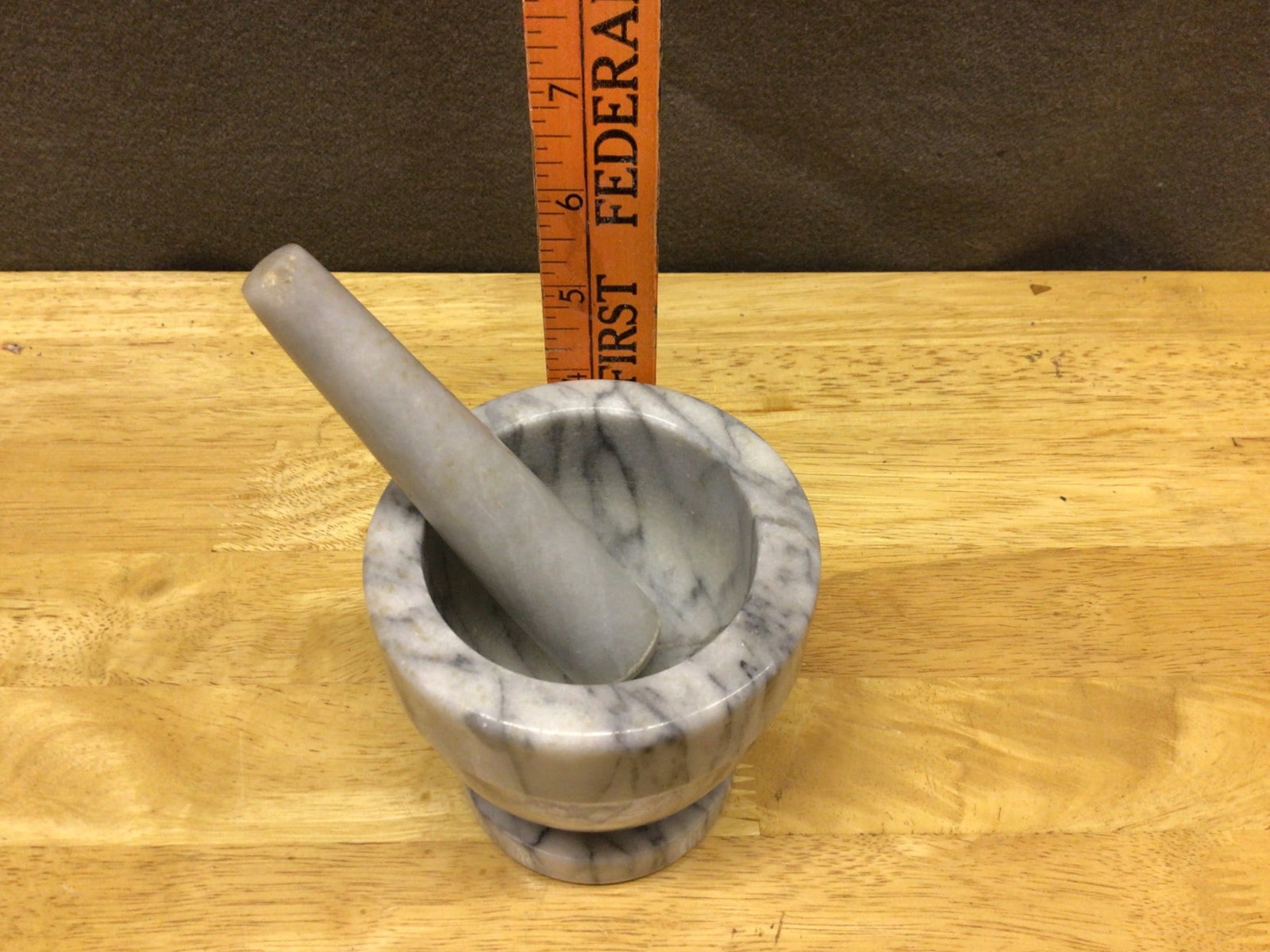 Marble Mortar and Pestle Set With Gray Veining - 3