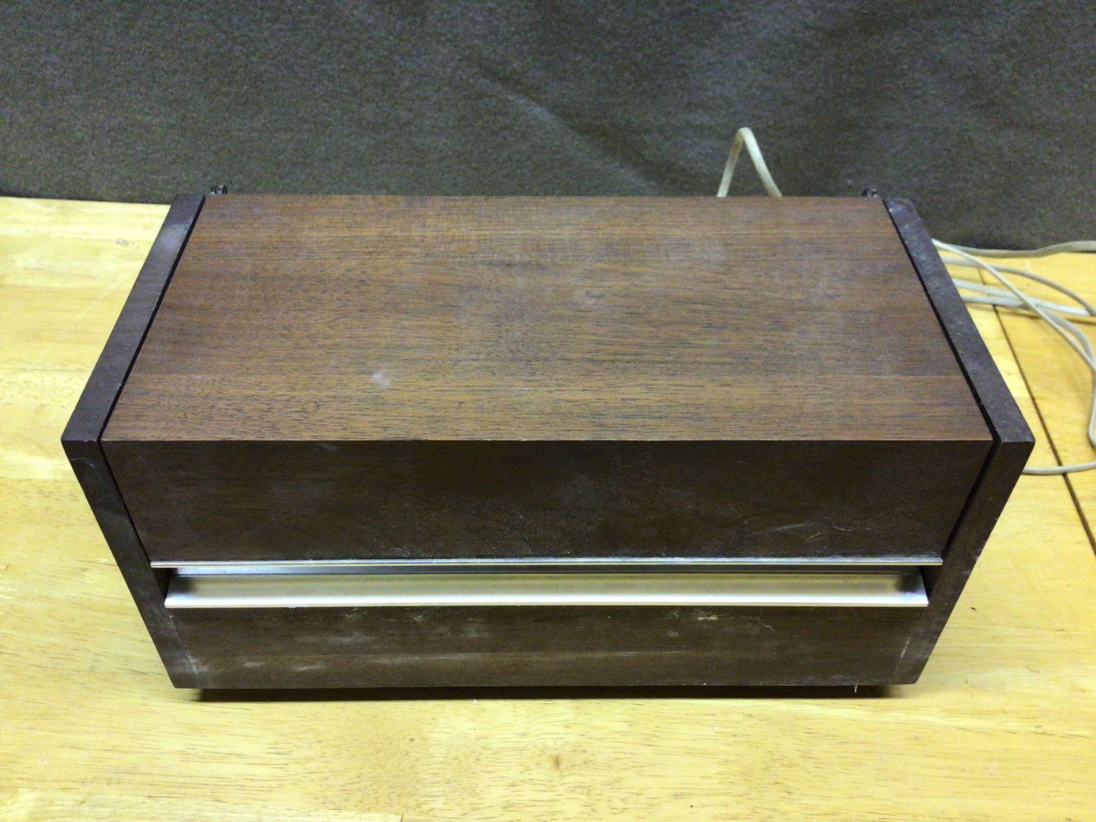 Wooden-Cased Telephone with Push-Button Dialing and Integrated Handset - 2