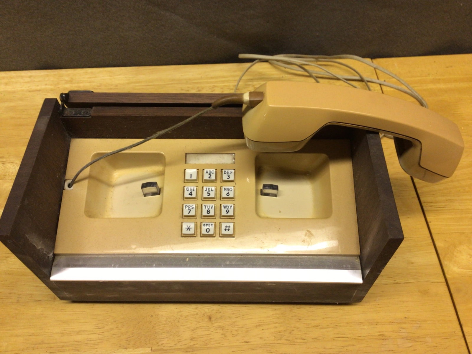 Wooden-Cased Telephone with Push-Button Dialing and Integrated Handset - 5