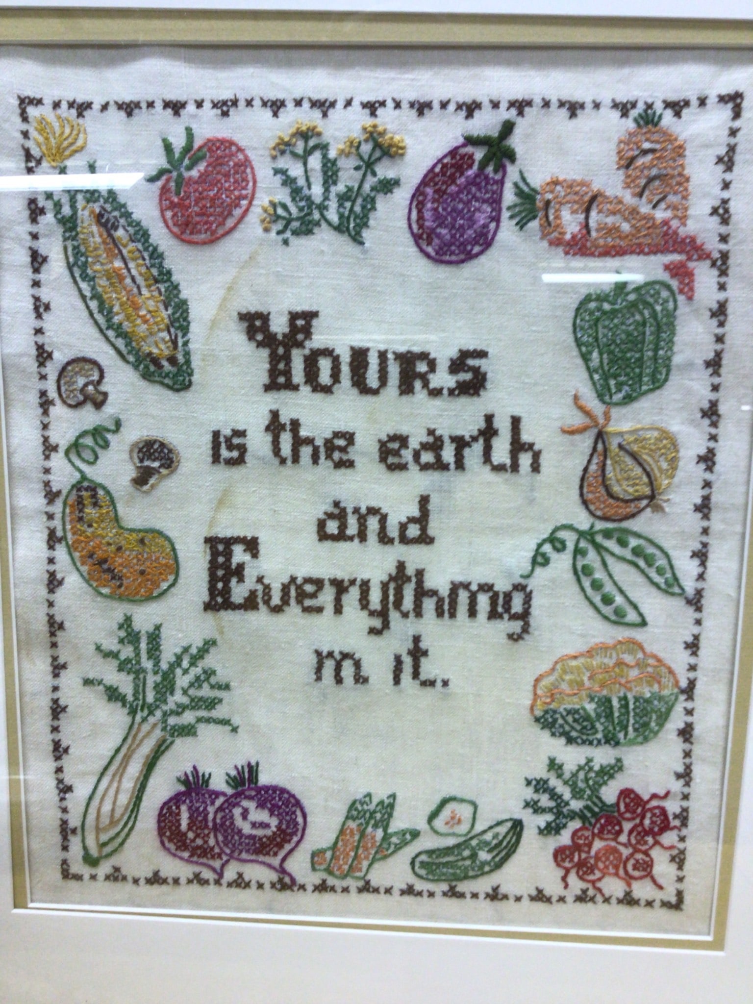 Hand-Stitched Framed Embroidery Featuring Fruits and Vegetables - 2