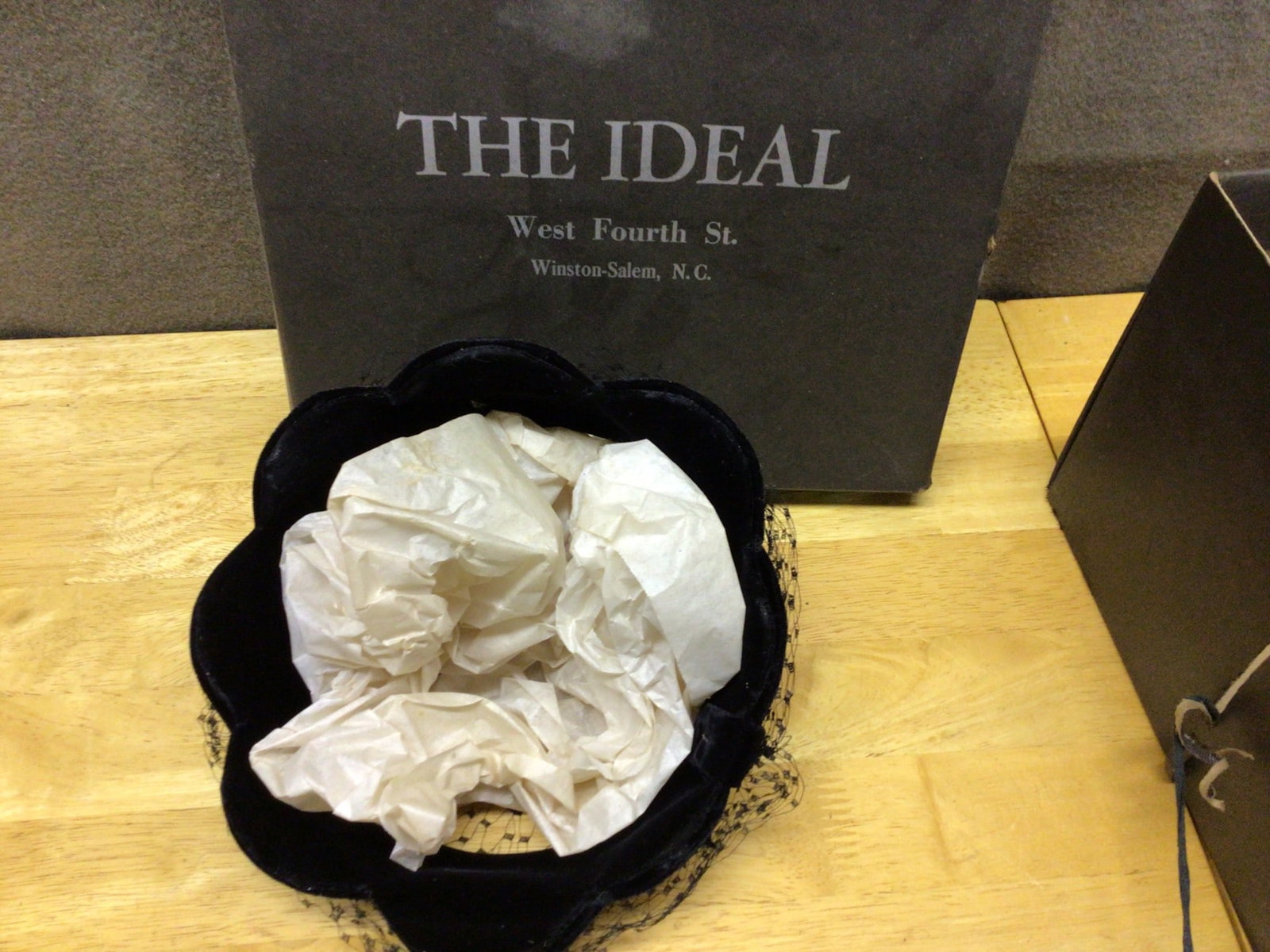 Women's Hat With Netting in Original Box From The Ideal, Winston-Salem, NC - 2