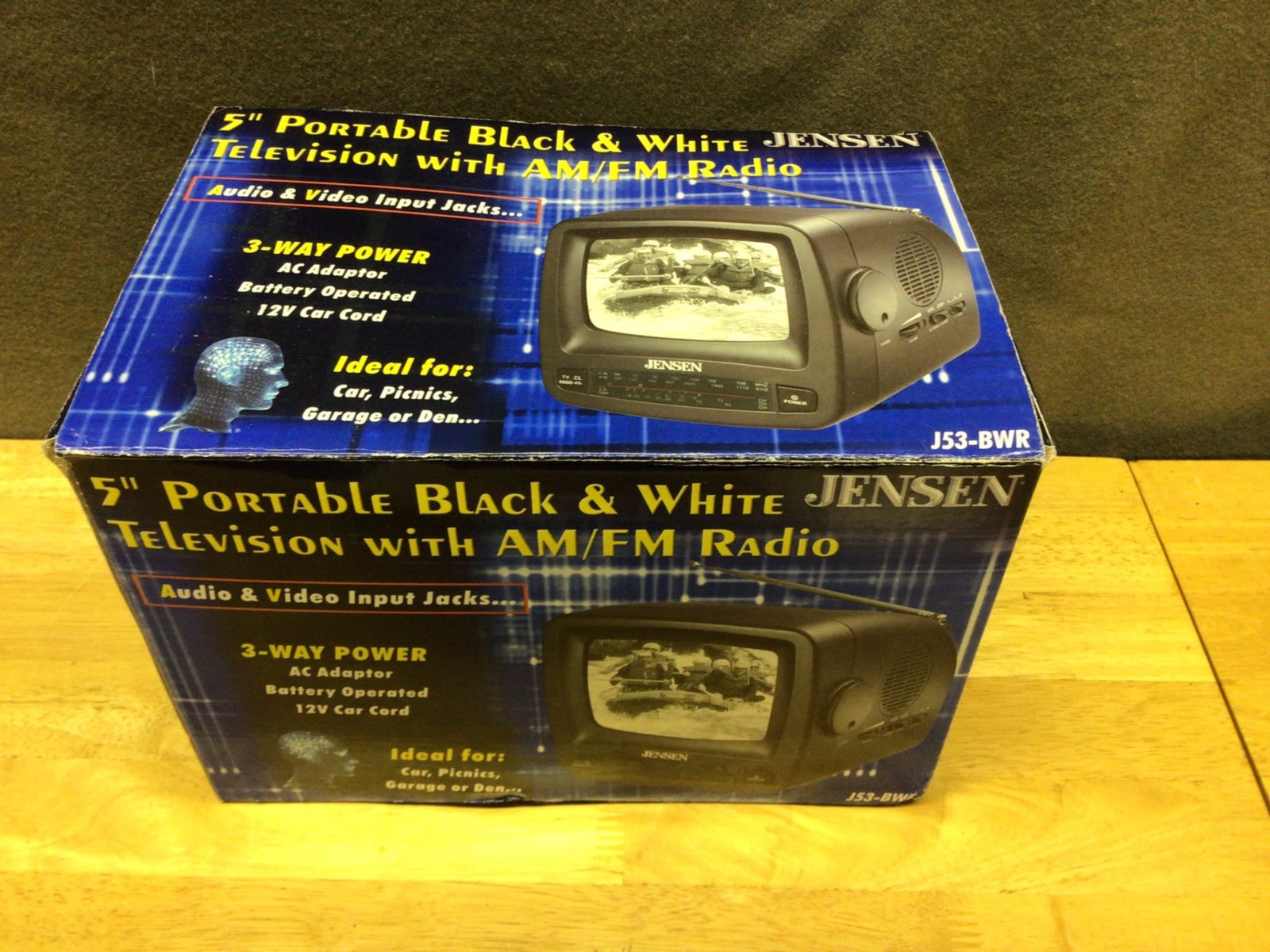 Jensen J53-BWR 5-Inch Portable Black and White Television With AM/FM Radio - 3