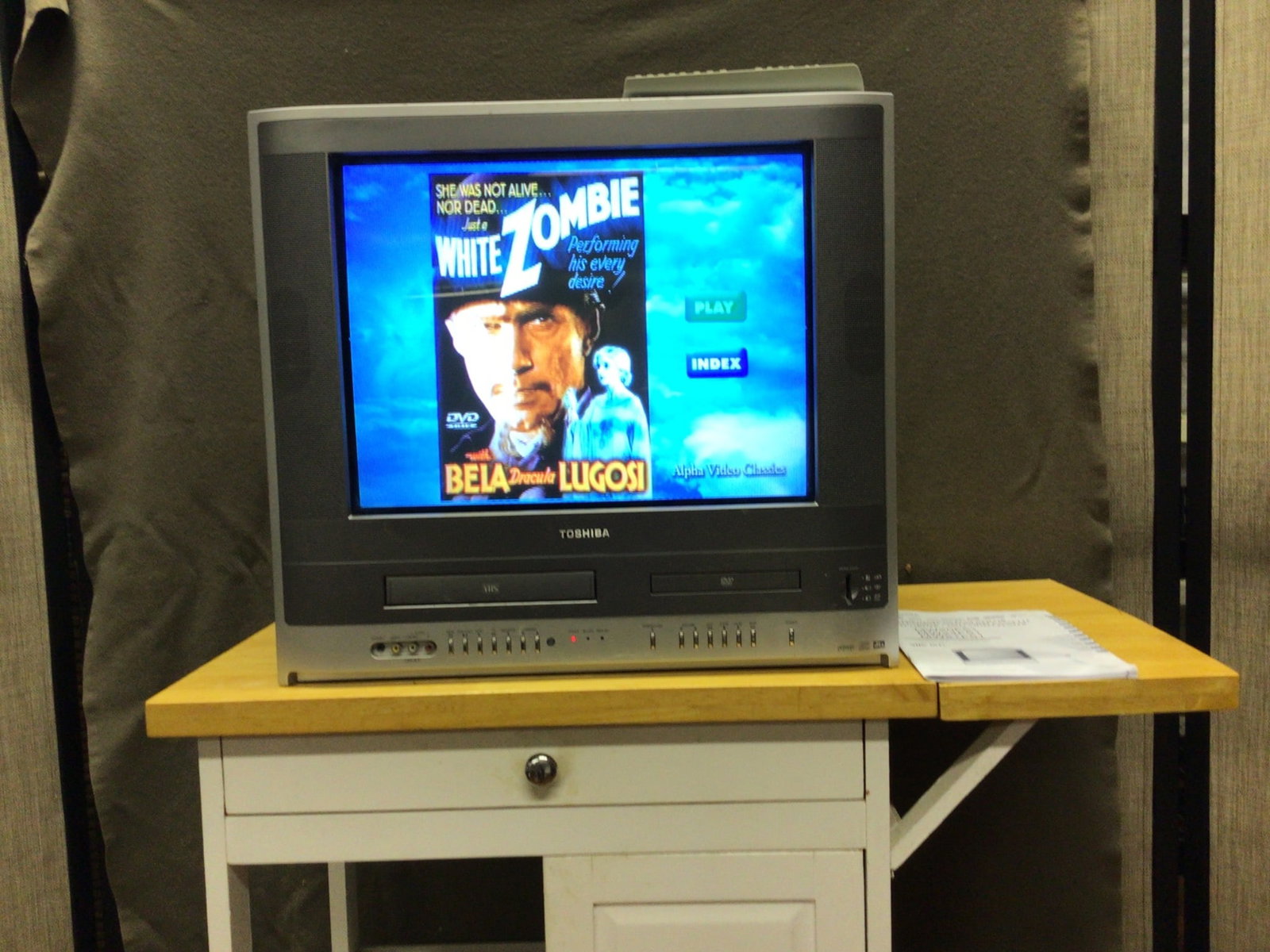 Toshiba MW24F51 Combination Flat Color TV with VHS and DVD Player - 2