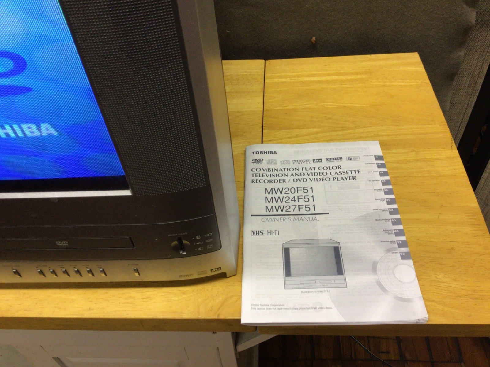 Toshiba MW24F51 Combination Flat Color TV with VHS and DVD Player - 3