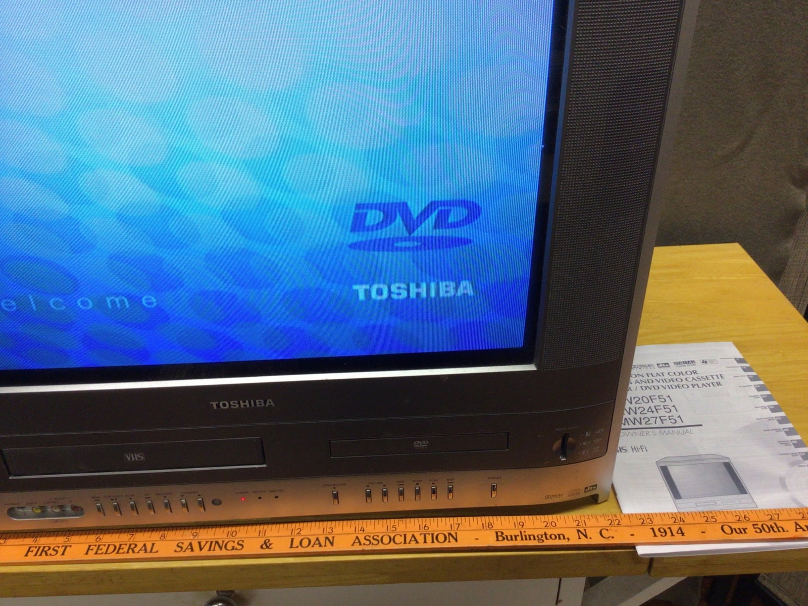 Toshiba MW24F51 Combination Flat Color TV with VHS and DVD Player - 7