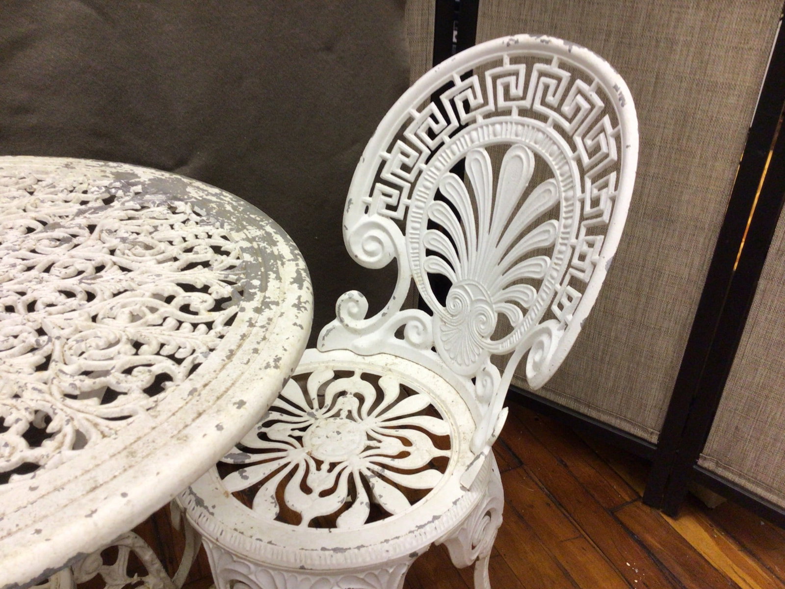 Cast aluminum Patio Set with Round Table and Two Chairs - 2