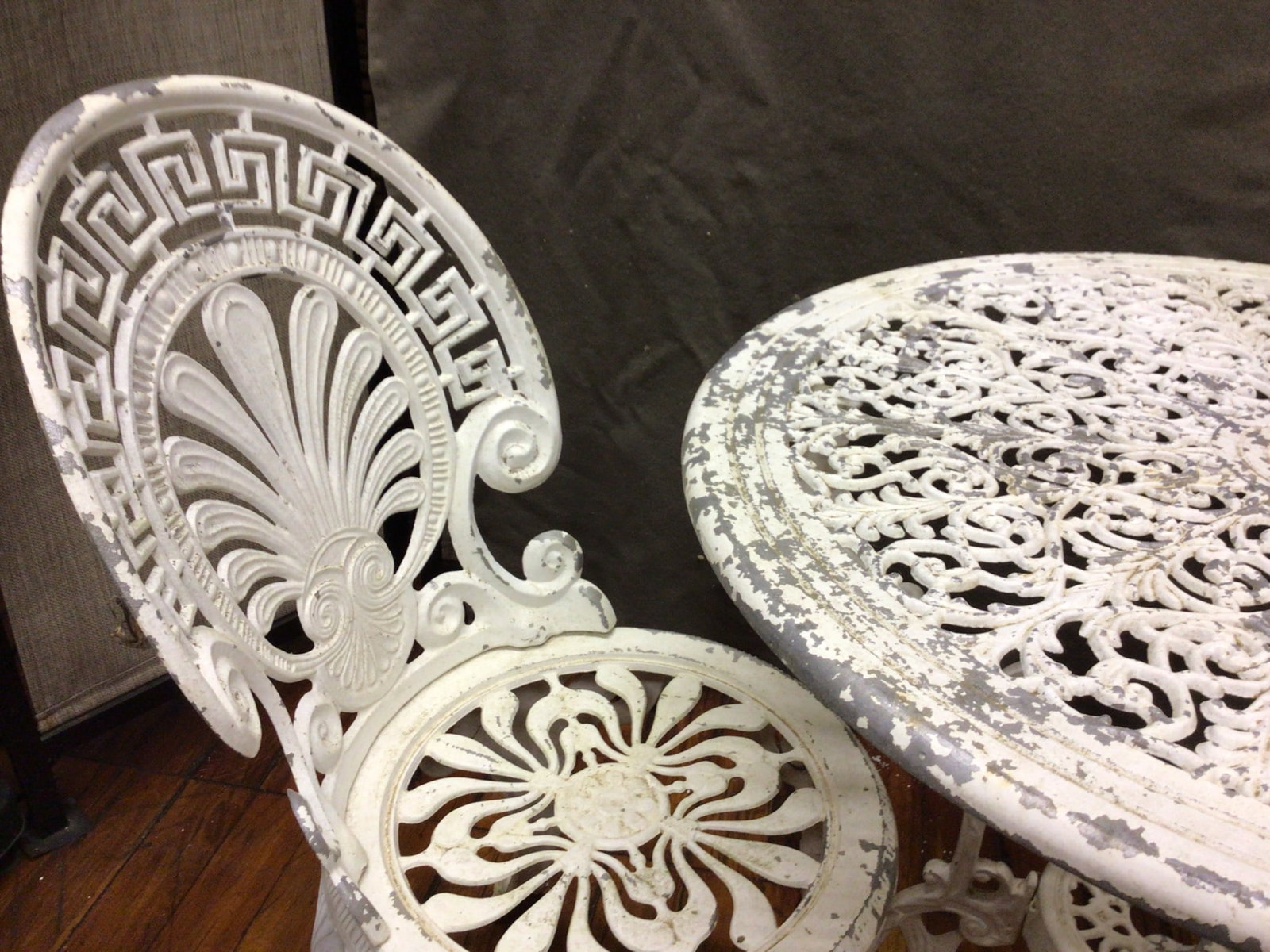 Cast aluminum Patio Set with Round Table and Two Chairs - 3
