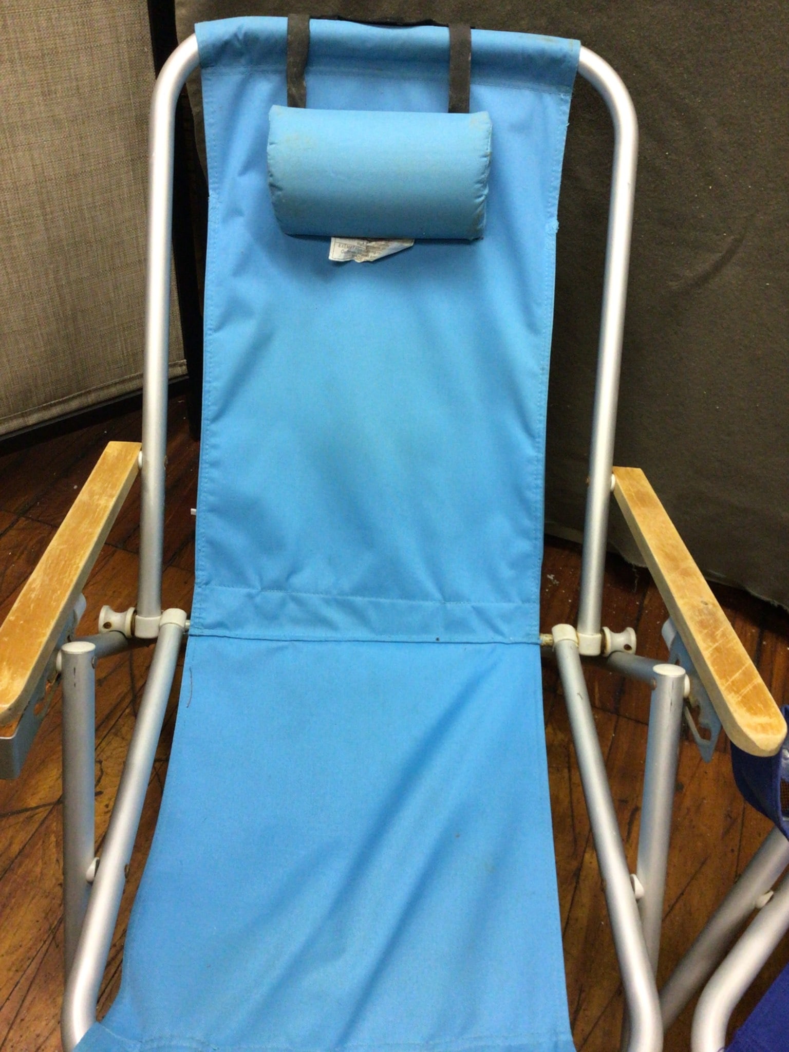 Two Folding Aluminum Frame Beach Chairs With Nylon Fabric - 2