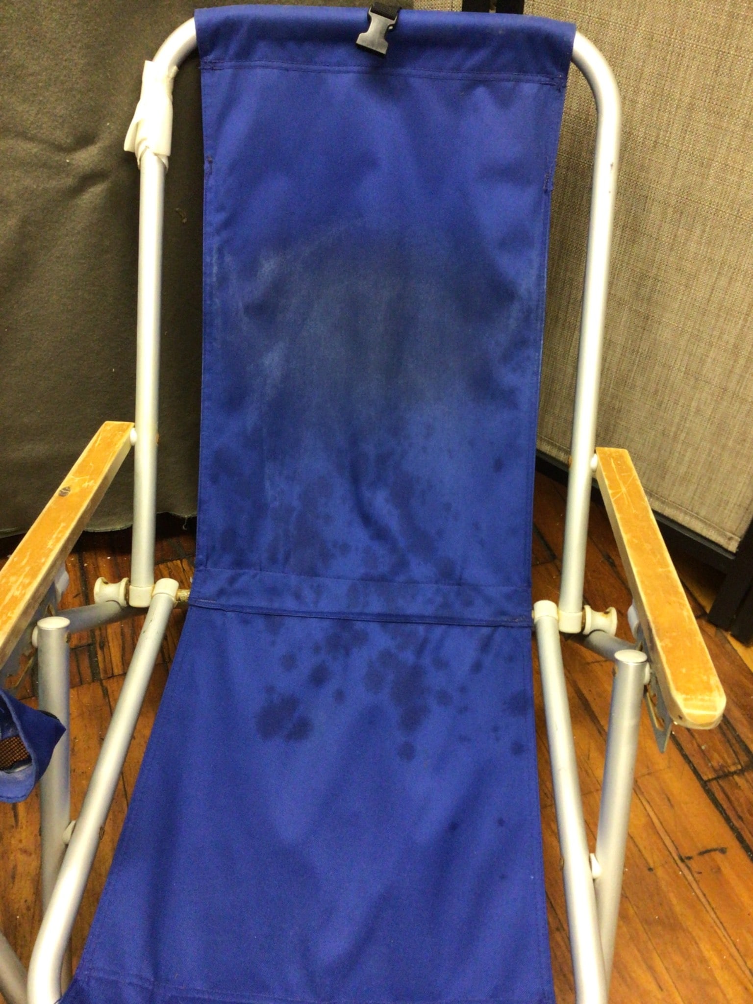 Two Folding Aluminum Frame Beach Chairs With Nylon Fabric - 3