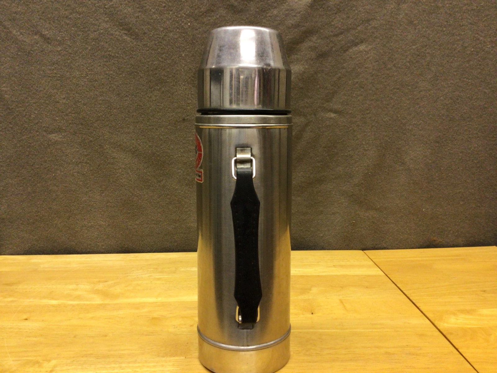 Uno-Vac Stainless Steel Thermos with Handle, Manufactured in Meriden, U.S.A. - 3
