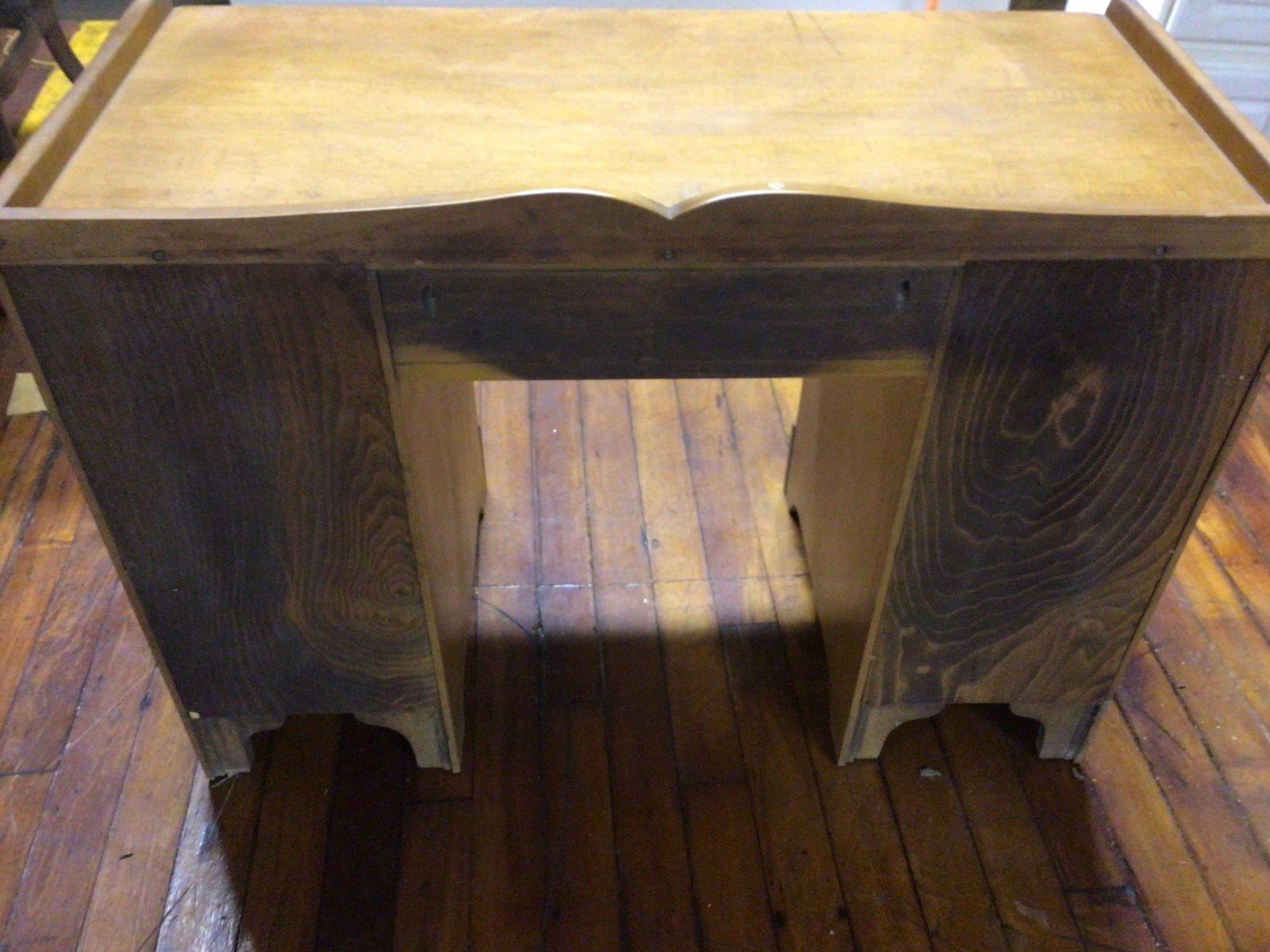 Wooden Desk With Seven Drawers, 42 x 20 Inches - 5